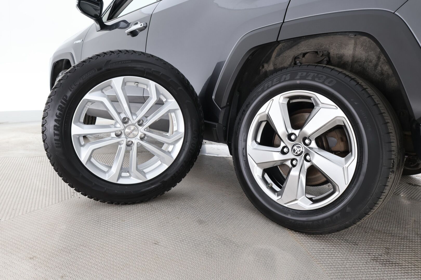 TOYOTA RAV4 2020 2.5 Hybrid AWD-i Premium - | Adapt.Vakkari | Nahkasisusta | Muistipenkki | Koukku | Peruutuskamera | Pysäköinti tutkat edessä ja takana | KeylessGo | Ratinlämmitin | Sähköluukku | Lohkolämmitin + sisähaara |