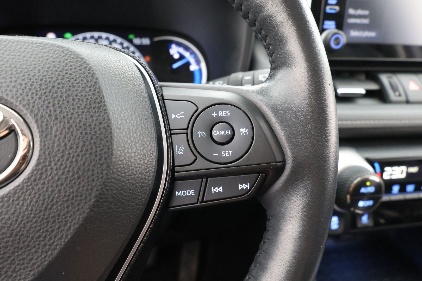 TOYOTA RAV4 2020 2.5 Hybrid AWD-i Premium - | Adapt.Vakkari | Nahkasisusta | Muistipenkki | Koukku | Peruutuskamera | Pysäköinti tutkat edessä ja takana | KeylessGo | Ratinlämmitin | Sähköluukku | Lohkolämmitin + sisähaara |