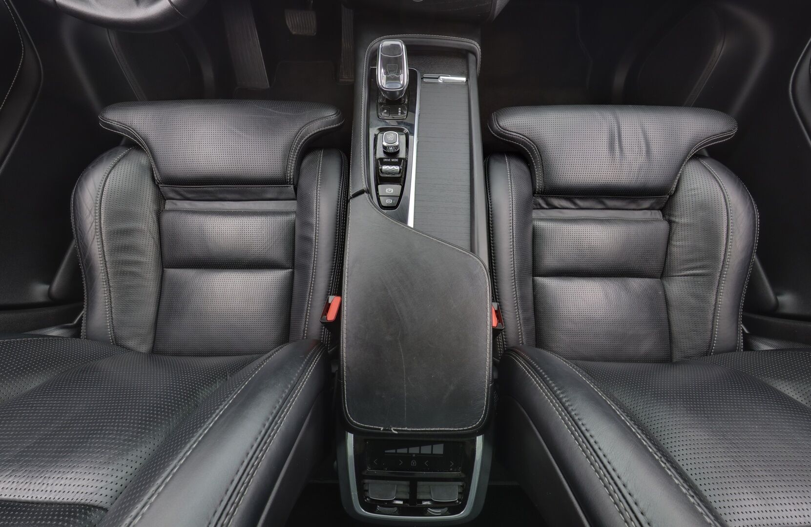 Volvo XC90 2020 T8 Inscription / Adapt.Vakkari / P-kamera / Webasto / Muistipenkit hieronnalla ja tuuletuksella / 7P / Koukku / Mustat nahat / DIgimittaristo / - *Juuri saapunut / 2x renkaat & alumiinivanteet / Merkkihuollettu*