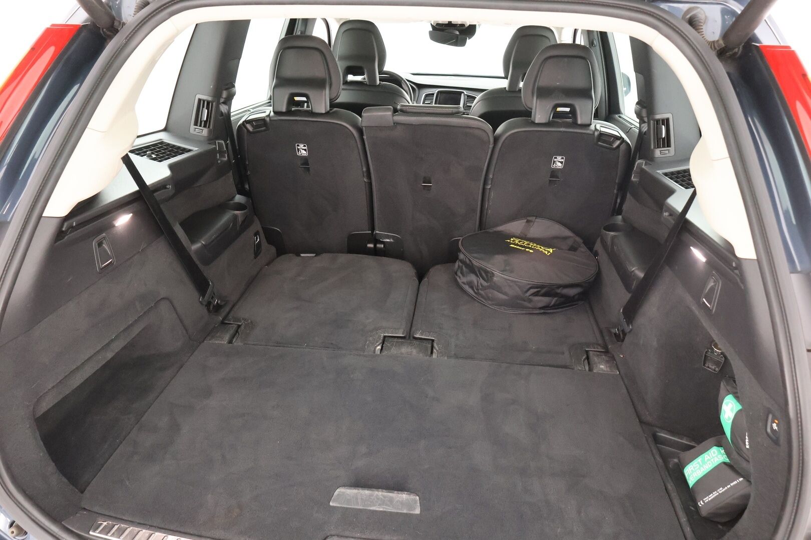 Volvo XC90 2020 T8 Inscription / Adapt.Vakkari / P-kamera / Webasto / Muistipenkit hieronnalla ja tuuletuksella / 7P / Koukku / Mustat nahat / DIgimittaristo / - *Juuri saapunut / 2x renkaat & alumiinivanteet / Merkkihuollettu*
