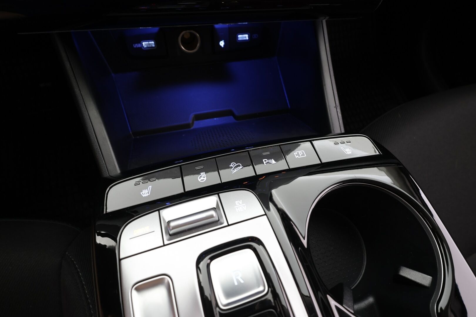Hyundai Tucson 2022 1,6 T-GDI 265 hv Plug in 4WD 6AT Style - | ACC | P.kamera | LED | Ohjausavustin | Keyless | Lämm. ratti | Ambient light | Apple & Android | Navi | Merkkihuollot | 2x renkaat aluin | 