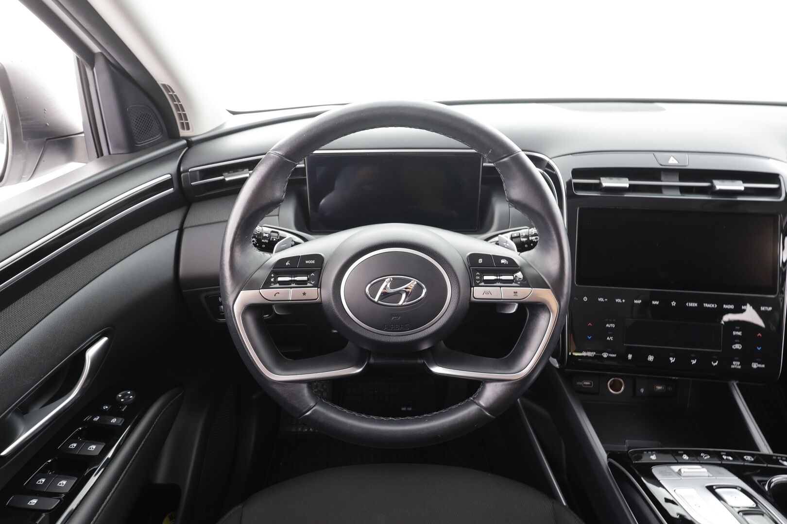Hyundai Tucson 2022 1,6 T-GDI 265 hv Plug in 4WD 6AT Style - | ACC | P.kamera | LED | Ohjausavustin | Keyless | Lämm. ratti | Ambient light | Apple & Android | Navi | Merkkihuollot | 2x renkaat aluin | 