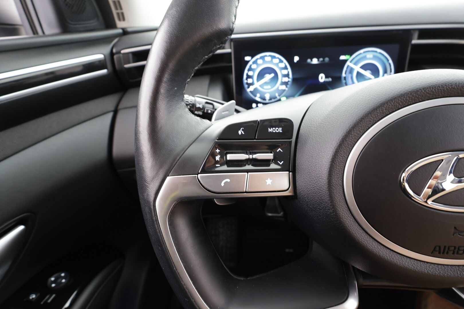 Hyundai Tucson 2022 1,6 T-GDI 265 hv Plug in 4WD 6AT Style - | ACC | P.kamera | LED | Ohjausavustin | Keyless | Lämm. ratti | Ambient light | Apple & Android | Navi | Merkkihuollot | 2x renkaat aluin | 