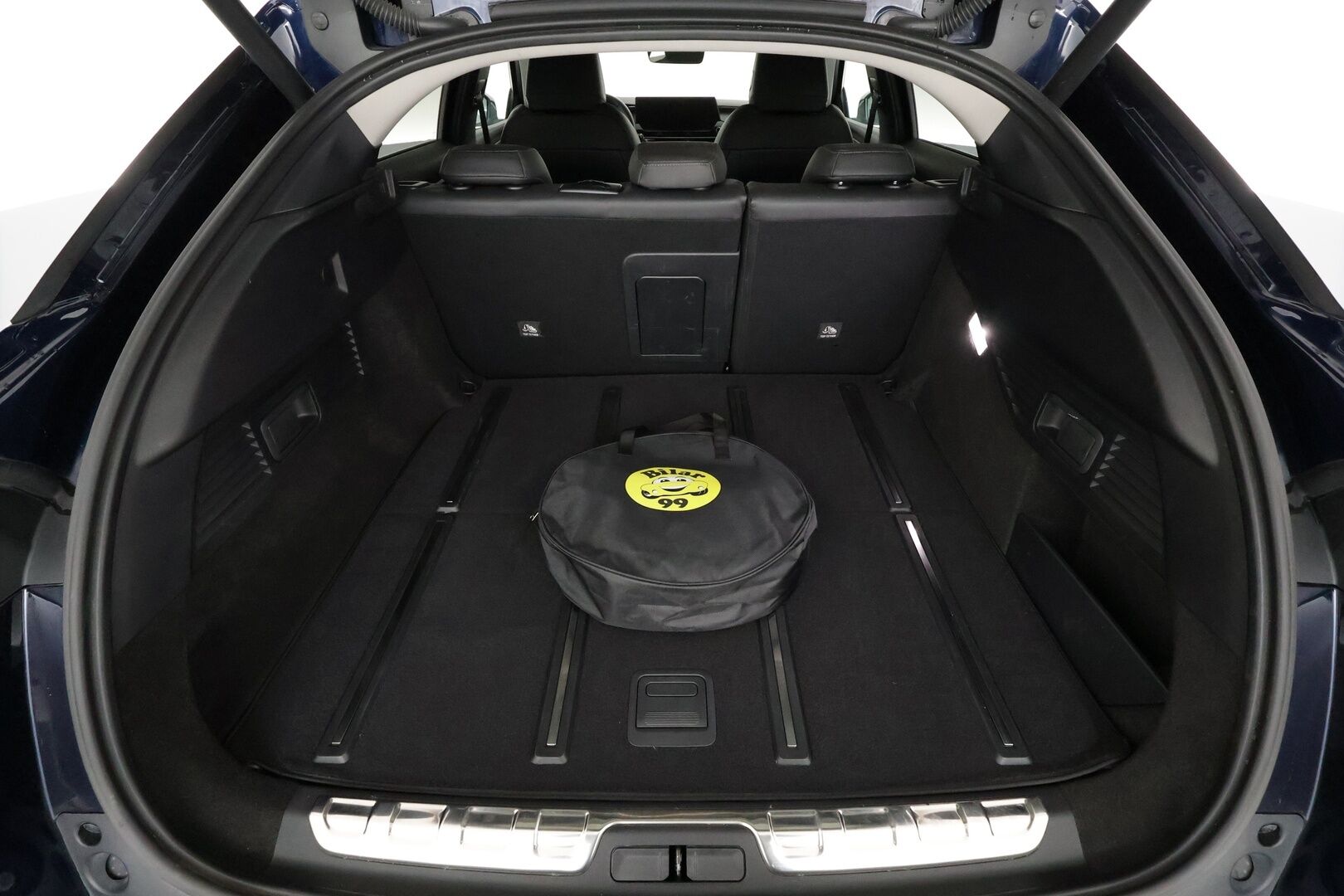 Citroen C5 X 2024 Plugin Hybrid 225 Shine Pack Business EAT8 Automaatti - | ACC | Muistipenkki | HUD | 360 | Lisälämmitin | LED | Nahkaverhoilu | Kaistavahti | Keyless | Apple&Android | 1-om Suomi-auto | Kahdet renkaat |