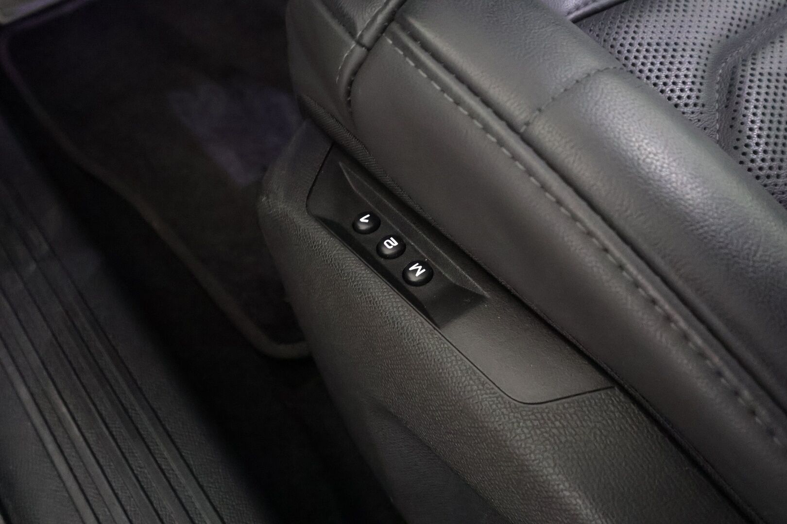Citroen C5 X 2024 Plugin Hybrid 225 Shine Pack Business EAT8 Automaatti - | ACC | Muistipenkki | HUD | 360 | Lisälämmitin | LED | Nahkaverhoilu | Kaistavahti | Keyless | Apple&Android | 1-om Suomi-auto | Kahdet renkaat |