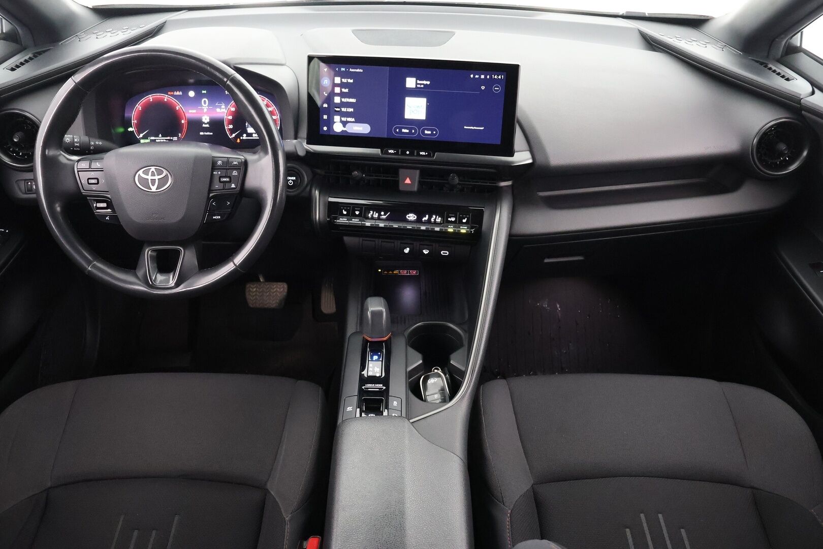 Toyota C-HR 2024 1,8 Hybrid Intense - | ACC | LED | P.Kamera | PDA | Katveavustin | Navi | Kaistavahti | Keyless | Apple&Android | Digimittaristo | 1-om Suomi-auto | Kahdet renkaat | Merkkihuollot |
