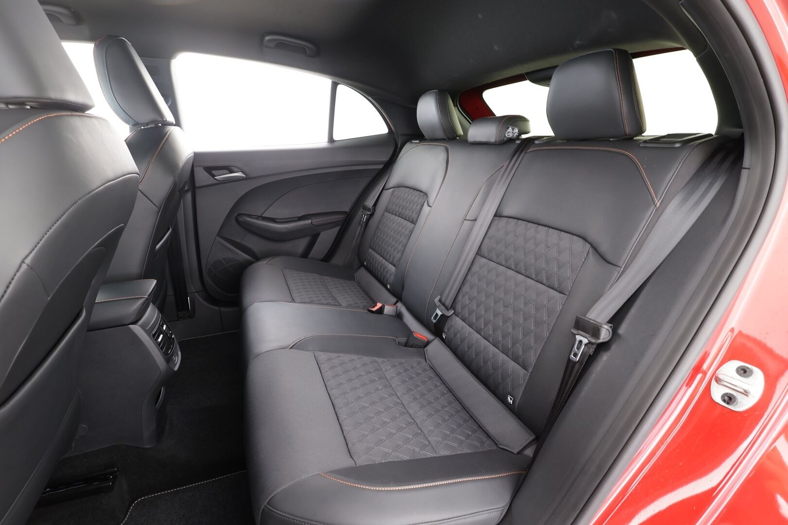MG MG3 2024 Hybrid+ Luxury - | ACC | Koukku | LED | 360-Kamera | Puolinahat | ratinlämmitys | Keyless | Apple&Android | Digimittaristo | Kahdet Renkaat |