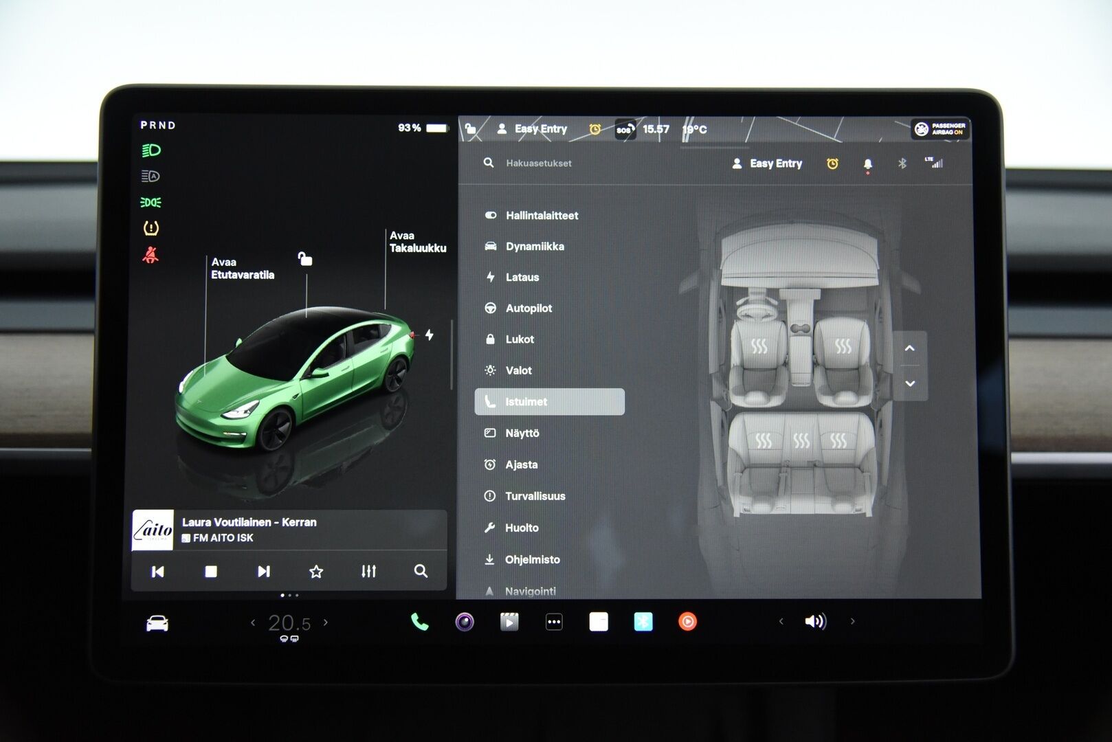 Tesla Model 3 2023 Standard Range Plus / Autopilot / Matrix-LED / Premium Audio / Navi - Lämpöpumppu / Lasikatto / P-Kamera / Sähköpenkit