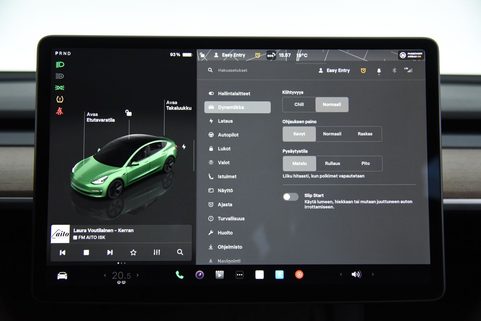 Tesla Model 3 2023 Standard Range Plus / Autopilot / Matrix-LED / Premium Audio / Navi - Lämpöpumppu / Lasikatto / P-Kamera / Sähköpenkit