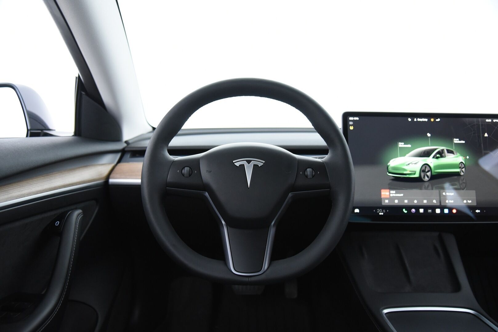 Tesla Model 3 2023 Standard Range Plus / Autopilot / Matrix-LED / Premium Audio / Navi - Lämpöpumppu / Lasikatto / P-Kamera / Sähköpenkit