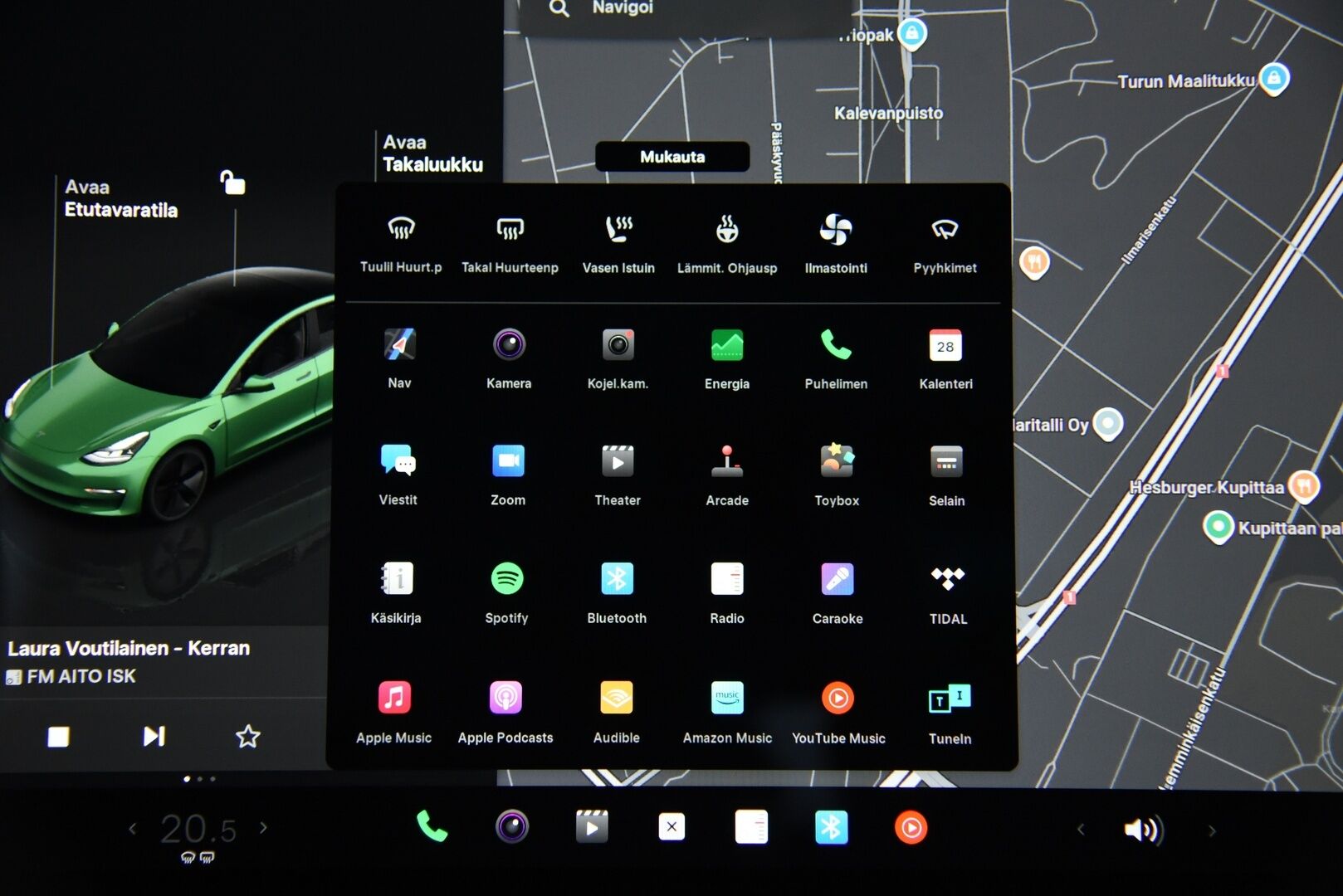 Tesla Model 3 2023 Standard Range Plus / Autopilot / Matrix-LED / Premium Audio / Navi - Lämpöpumppu / Lasikatto / P-Kamera / Sähköpenkit
