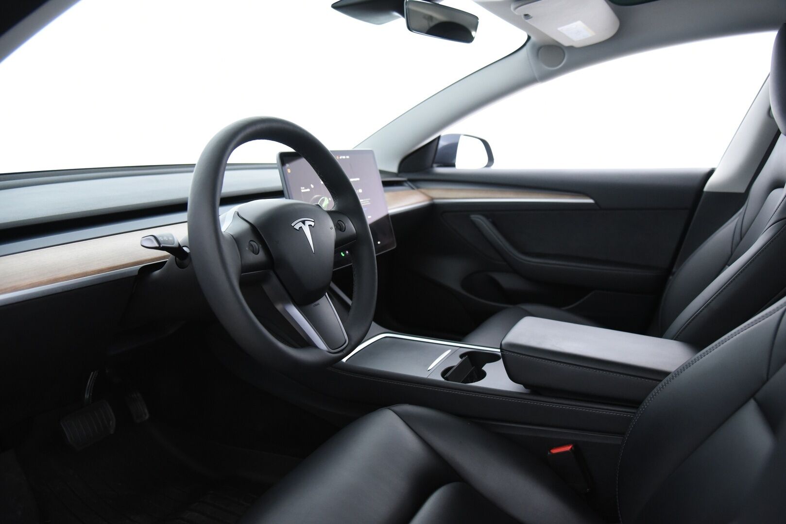 Tesla Model 3 2023 Standard Range Plus / Autopilot / Matrix-LED / Premium Audio / Navi - Lämpöpumppu / Lasikatto / P-Kamera / Sähköpenkit