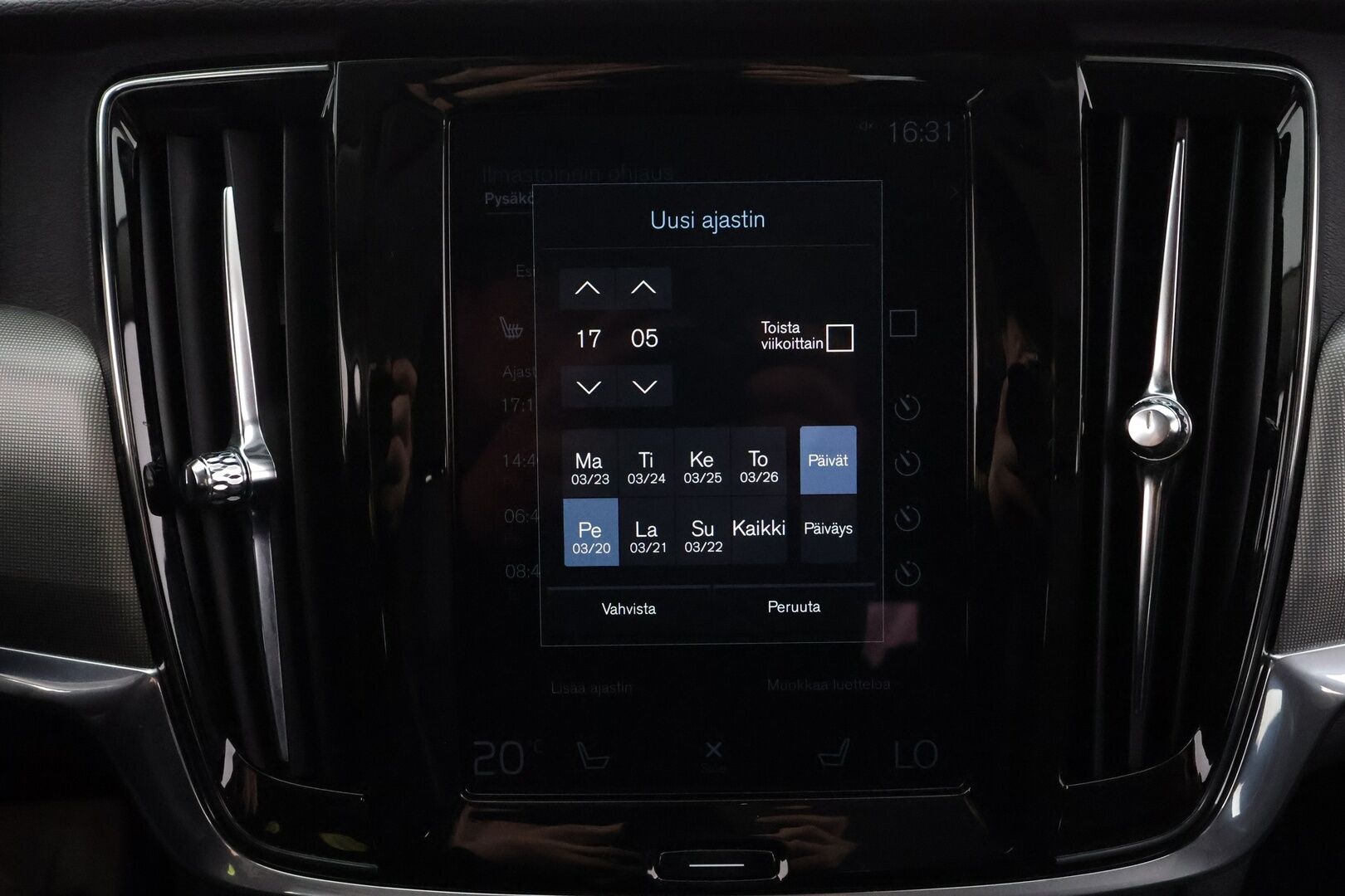 Volvo V90 2021 T6 Recharge AWD Inscription Expression * ACC / Webasto / Puolinahat / P.kamera / LED / Keyless * - Kahdet renkaat aluvanteilla / Merkkihuollettu