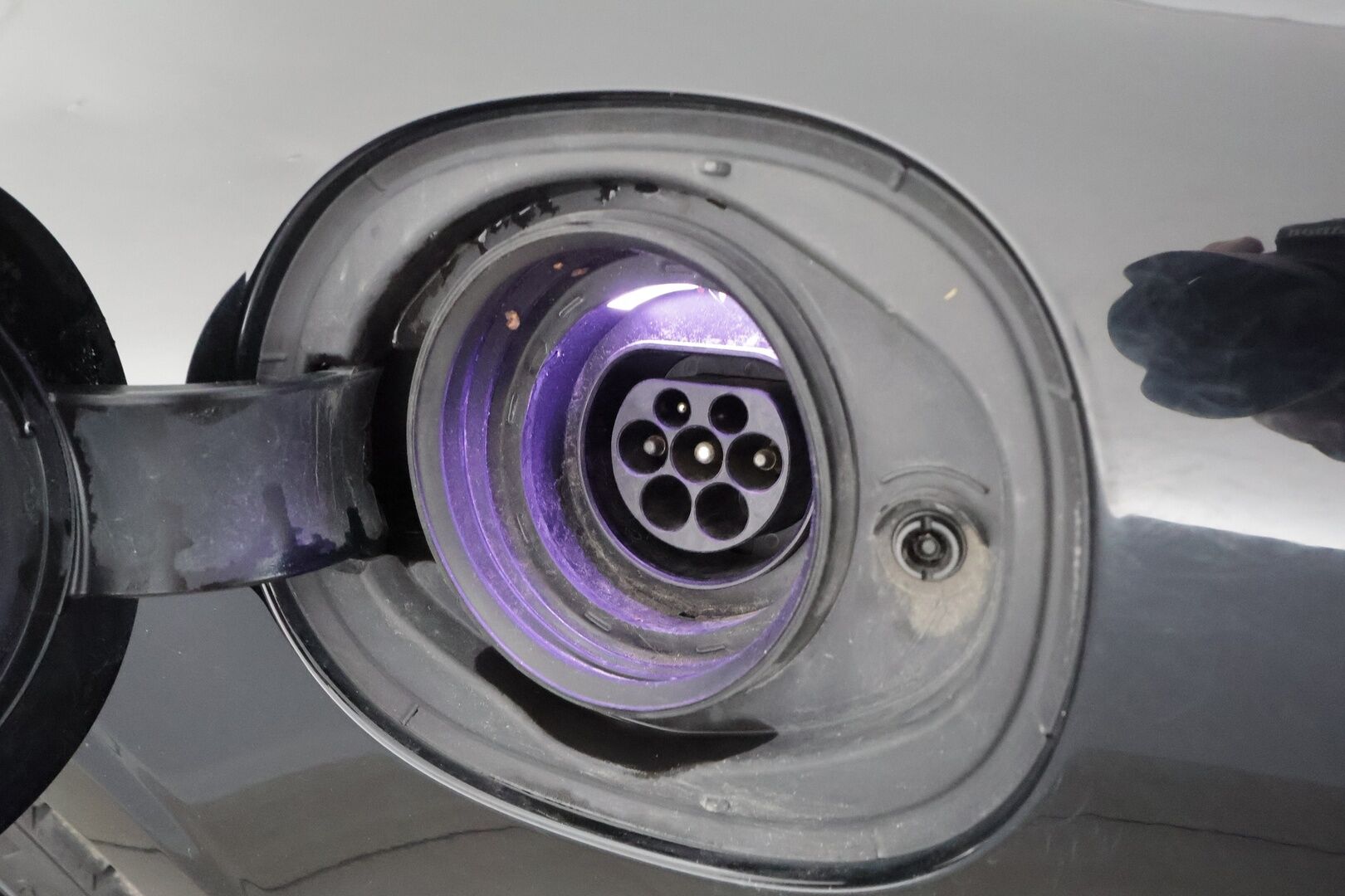 Volvo V90 2021 T6 Recharge AWD Inscription Expression * ACC / Webasto / Puolinahat / P.kamera / LED / Keyless * - Kahdet renkaat aluvanteilla / Merkkihuollettu