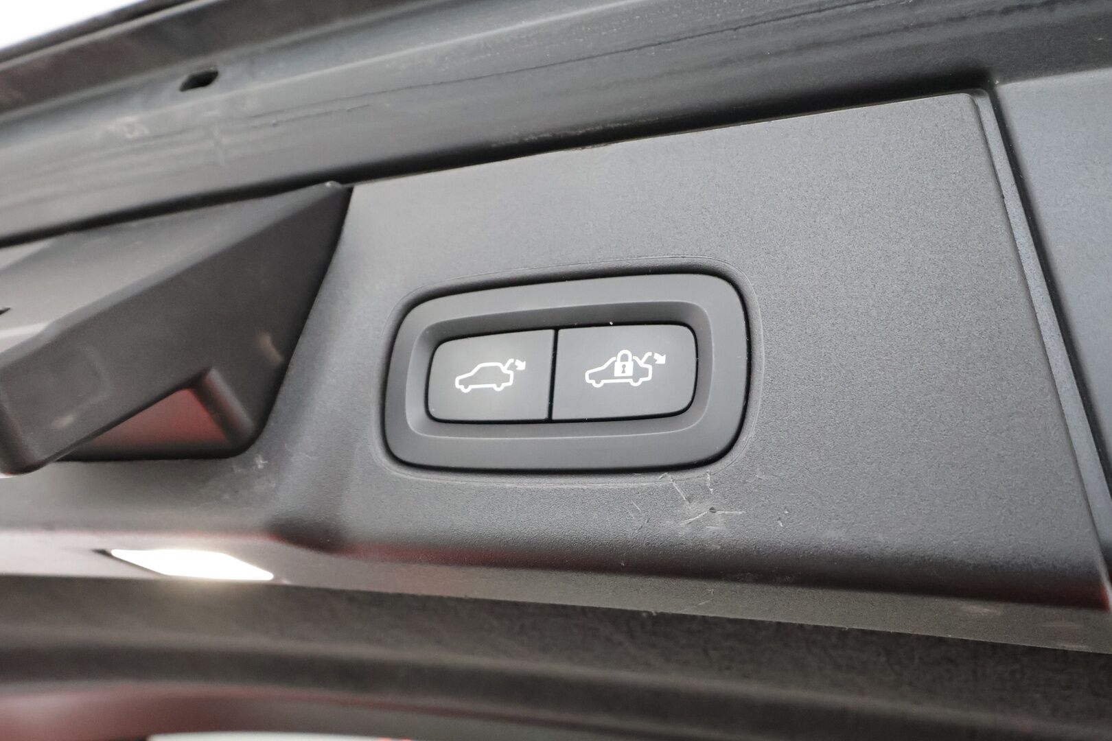 Volvo V90 2021 T6 Recharge AWD Inscription Expression * ACC / Webasto / Puolinahat / P.kamera / LED / Keyless * - Kahdet renkaat aluvanteilla / Merkkihuollettu