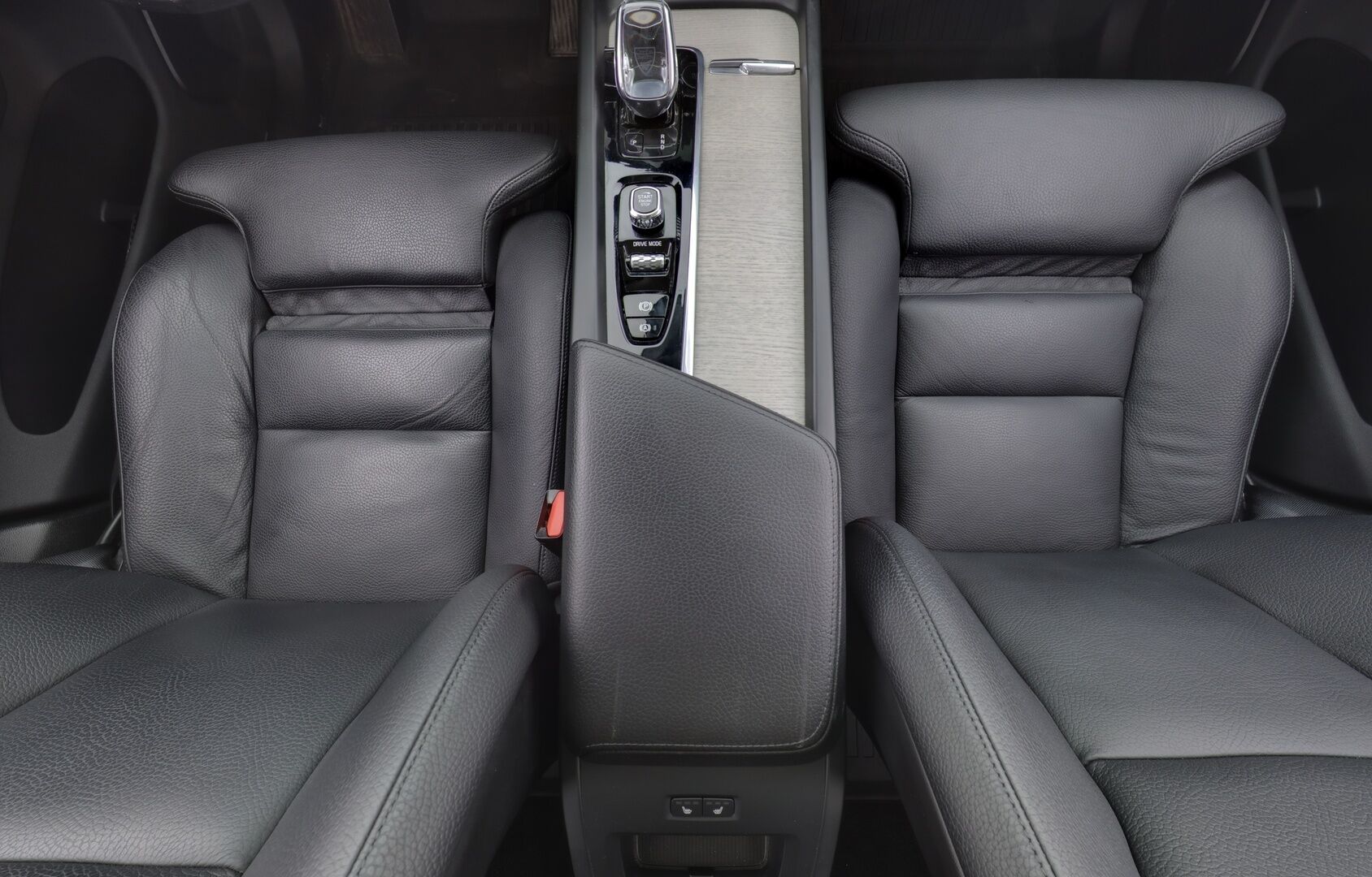 Volvo XC60 2021 T6 AWD Business Inscription Aut - ACC | Webasto | H&K | Panorama | Muistipenkki | BLIS | Peruutuskamera | KeylessGo