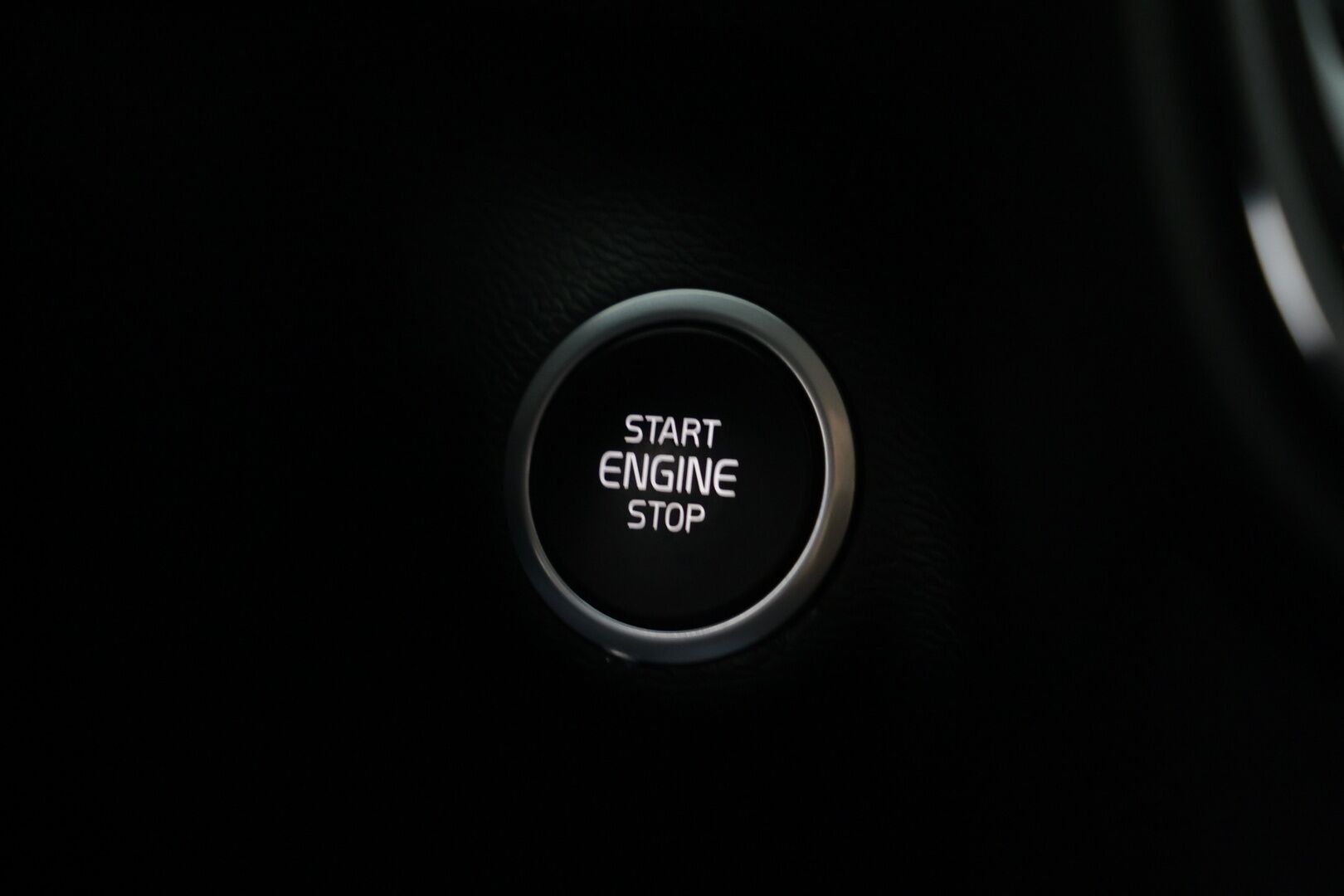 Volvo XC40 2020 T5 Twin Engine Business aut / 1-om. / Vakkari / Taittuva vetokoukku / Puolinahkasisusta / P.Kamera - Upea Yksilö / 1-Omistaja / 2x Renkaat / / Hyvin huollettu / Jakopää tehty!