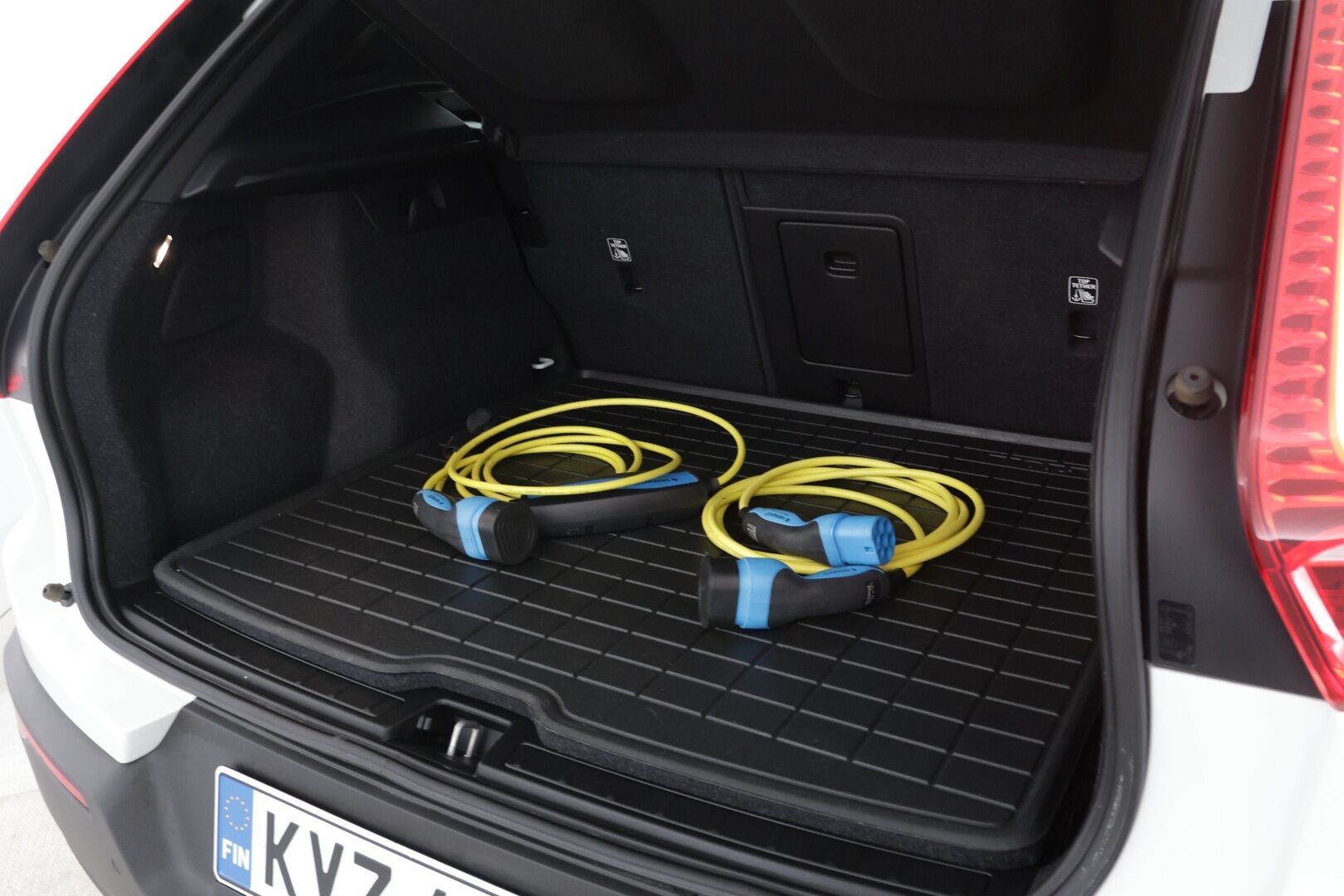 Volvo XC40 2020 T5 Twin Engine Business aut / 1-om. / Vakkari / Taittuva vetokoukku / Puolinahkasisusta / P.Kamera - Upea Yksilö / 1-Omistaja / 2x Renkaat / / Hyvin huollettu / Jakopää tehty!