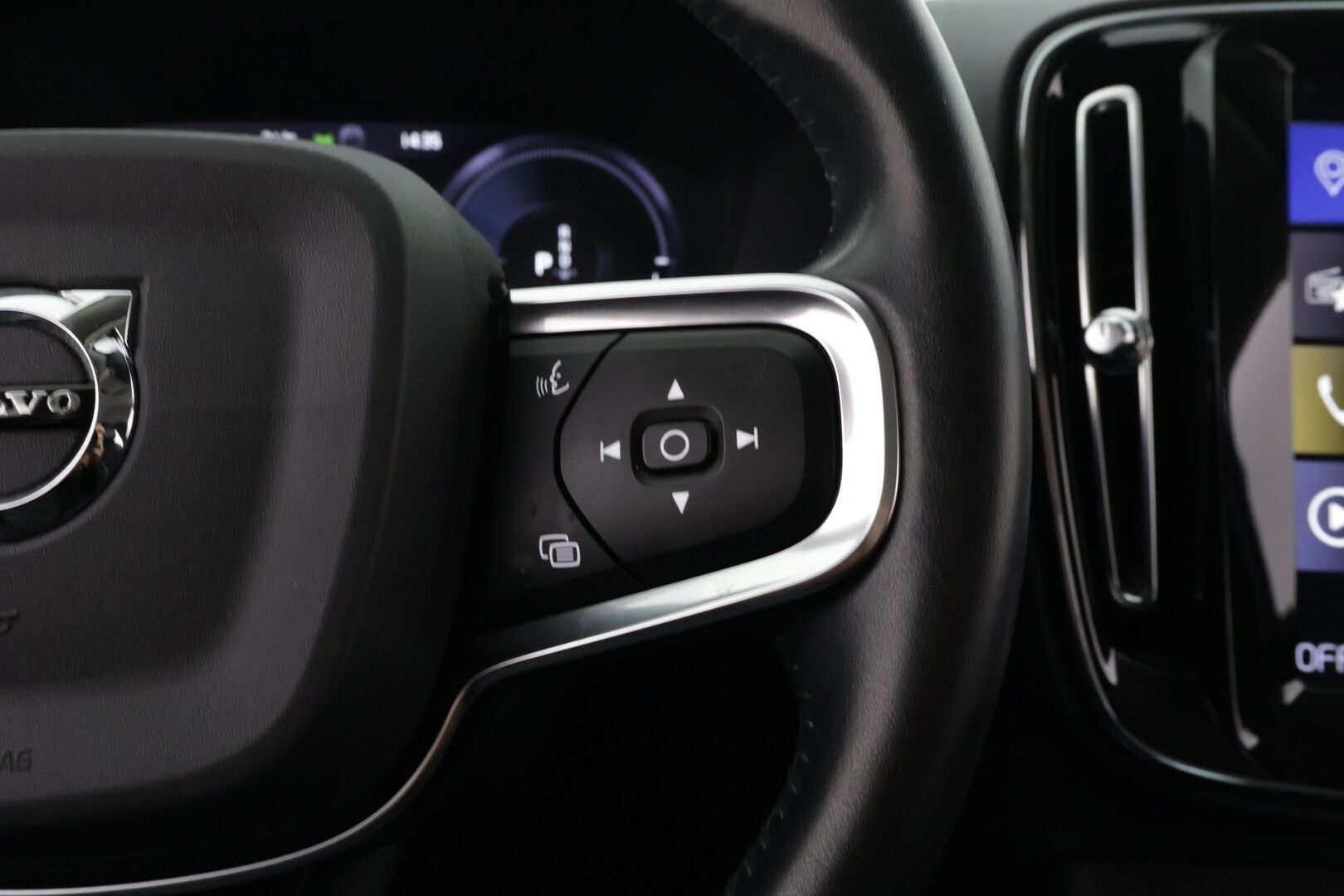 Volvo XC40 2020 T5 Twin Engine Business aut / 1-om. / Vakkari / Taittuva vetokoukku / Puolinahkasisusta / P.Kamera - Upea Yksilö / 1-Omistaja / 2x Renkaat / / Hyvin huollettu / Jakopää tehty!