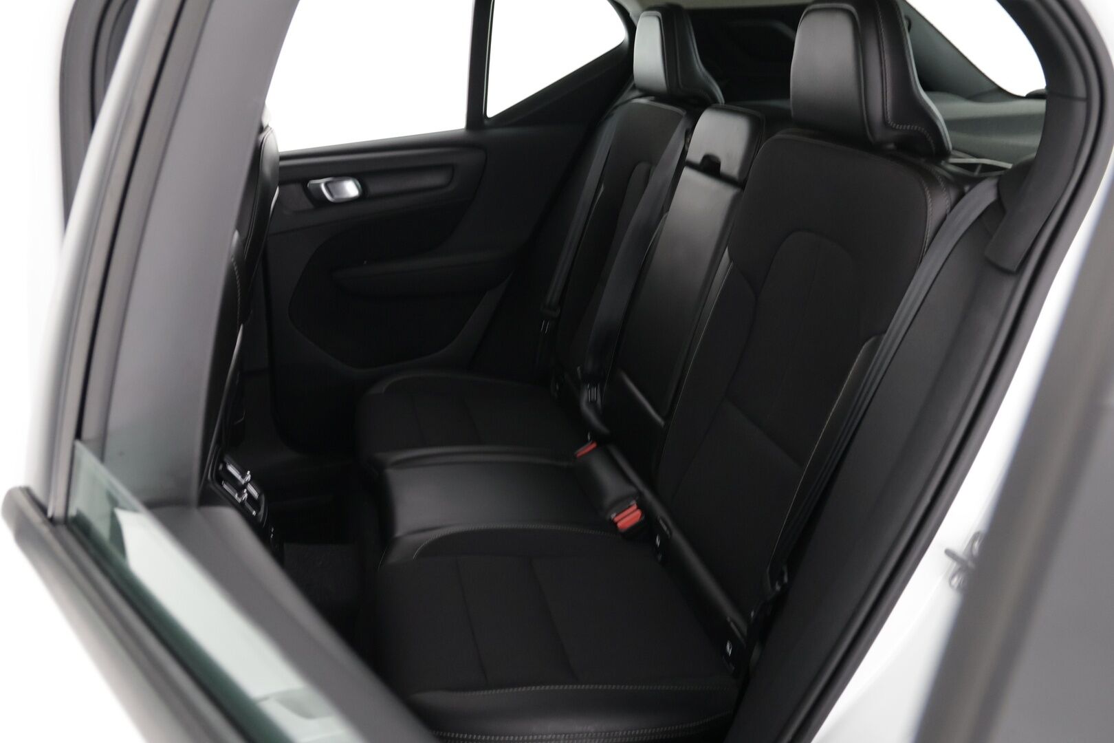 Volvo XC40 2020 T5 Twin Engine Business aut / 1-om. / Vakkari / Taittuva vetokoukku / Puolinahkasisusta / P.Kamera - Upea Yksilö / 1-Omistaja / 2x Renkaat / / Hyvin huollettu / Jakopää tehty!