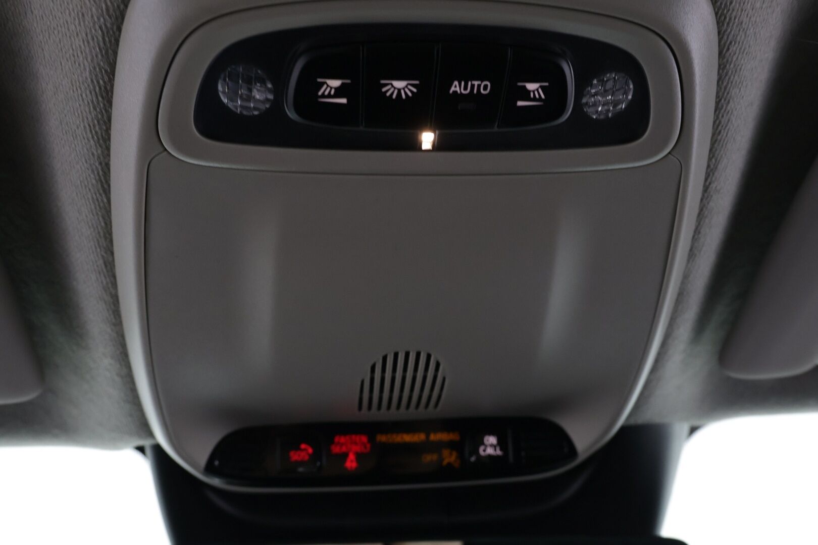 Volvo XC40 2020 T5 Twin Engine Business aut / 1-om. / Vakkari / Taittuva vetokoukku / Puolinahkasisusta / P.Kamera - Upea Yksilö / 1-Omistaja / 2x Renkaat / Vetokoukku / Hyvin huollettu / Taloudellinen