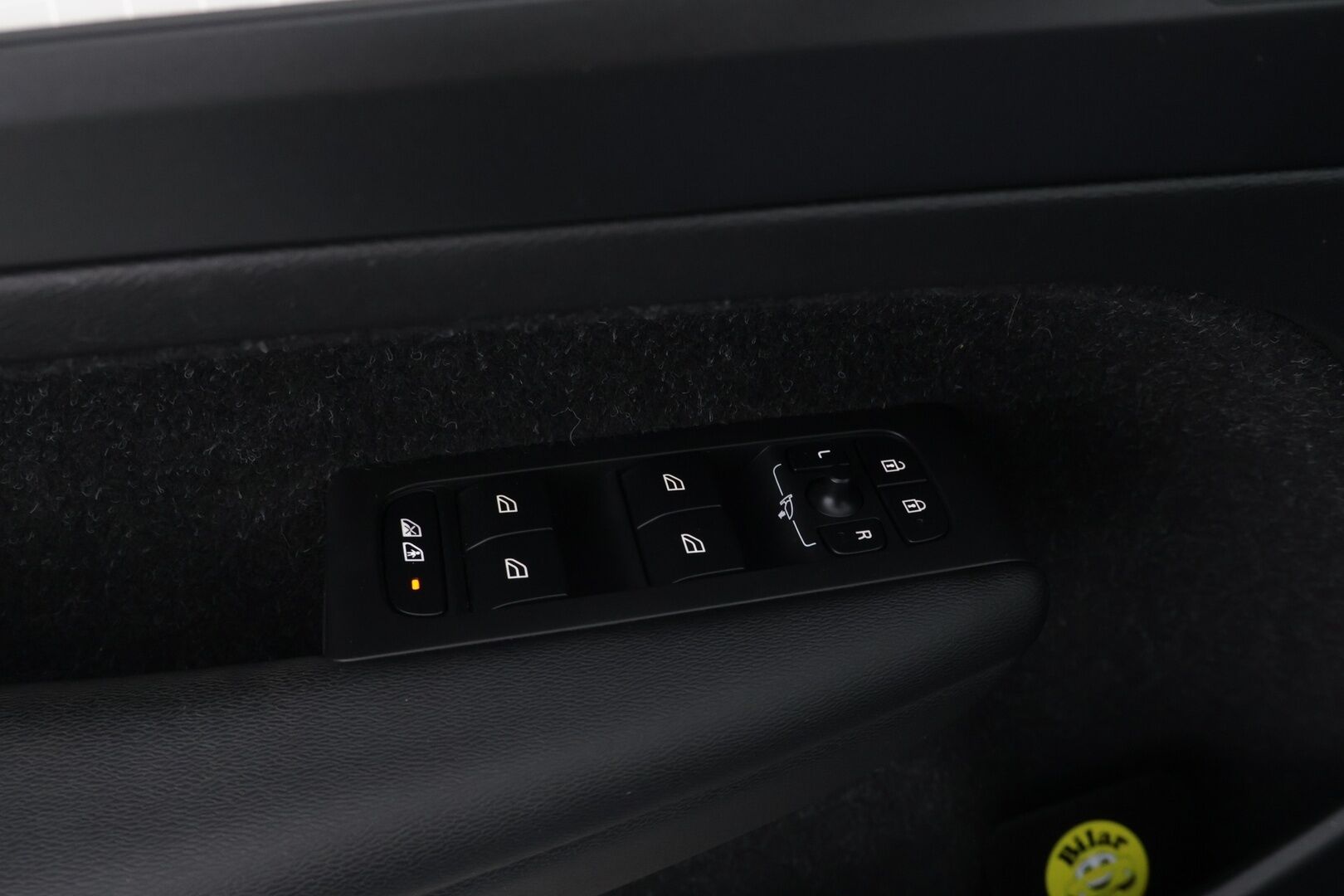 Volvo XC40 2020 T5 Twin Engine Business aut / 1-om. / Vakkari / Taittuva vetokoukku / Puolinahkasisusta / P.Kamera - Upea Yksilö / 1-Omistaja / 2x Renkaat / / Hyvin huollettu / Jakopää tehty!