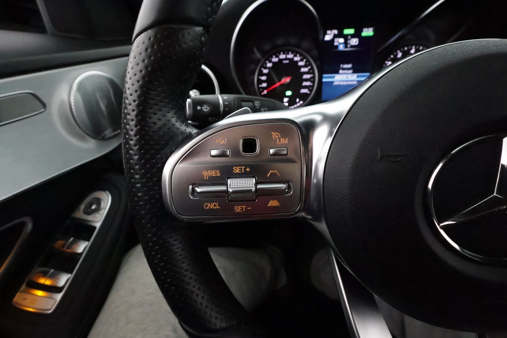 Mercedes-Benz C 2020 300 e T A Business AMG Edition EQ Power **Koukku / Burmester / ACC / LED-High Performance / P.kamera / Sporttipenkit** - 2x Latauskaapelit / Kahdet Renkaat