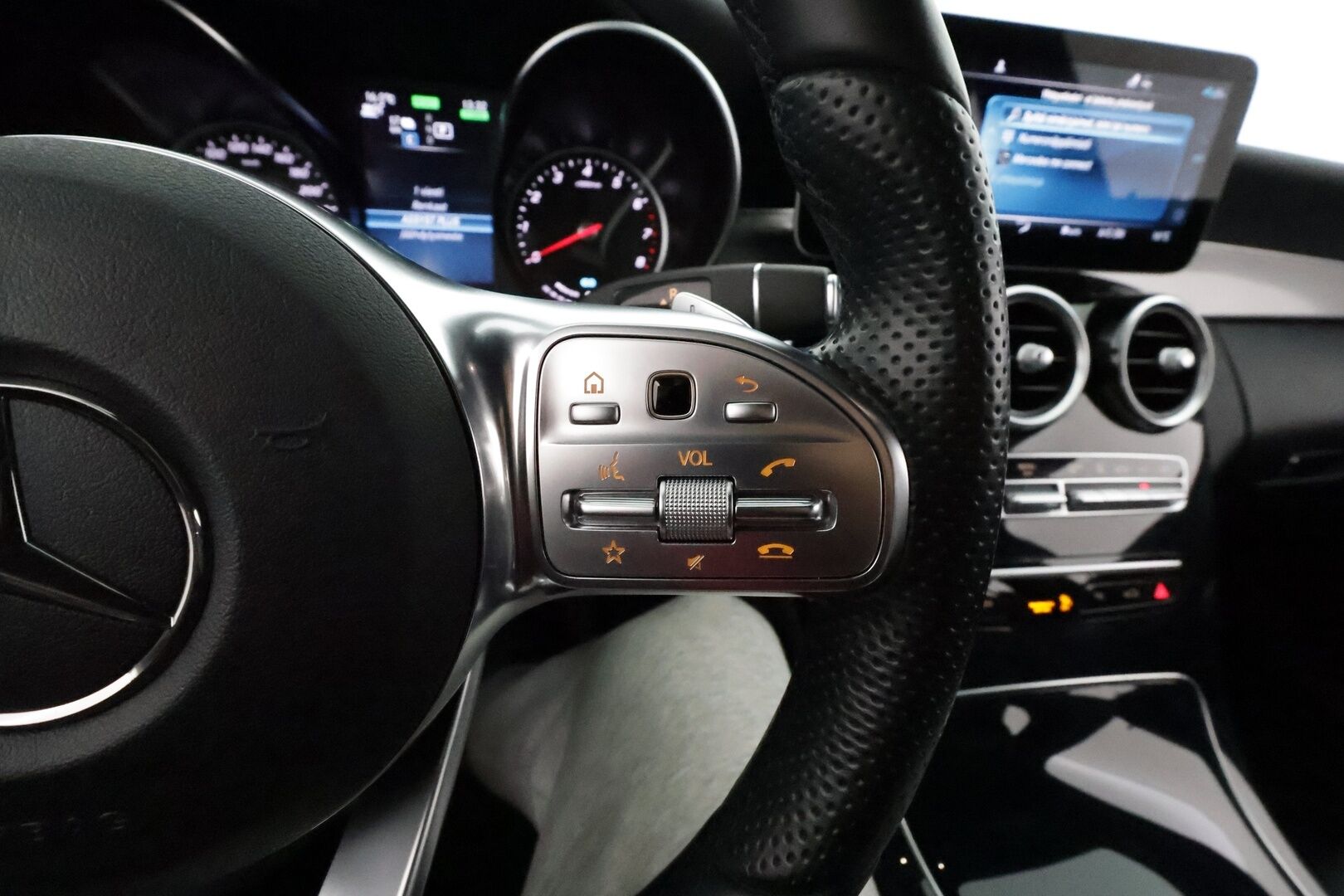 Mercedes-Benz C 2020 300 e T A Business AMG Edition EQ Power **Koukku / Burmester / ACC / LED-High Performance / P.kamera / Sporttipenkit** - 2x Latauskaapelit / Kahdet Renkaat