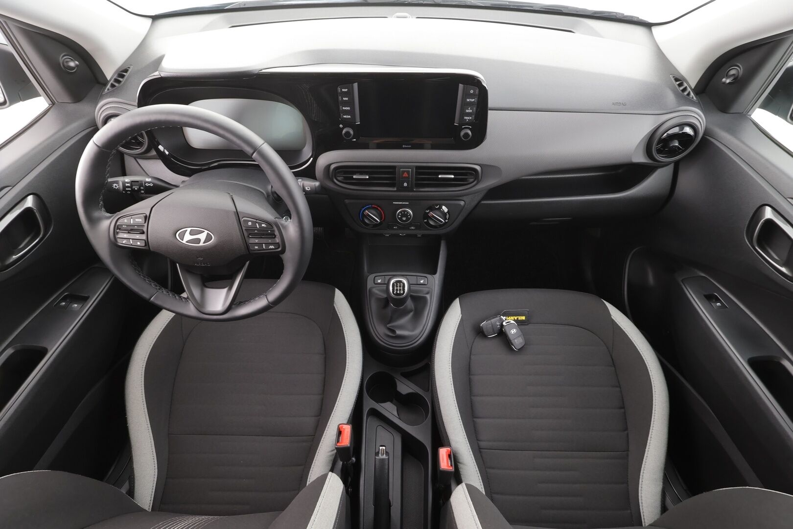 Hyundai i10 2025 1.0 MPi 63 hv 5MT Comfort MY25 - | P.Kamera | Kaistavahti | Navi | Apple&Android | Ratinlämmitys | Suomi-auto | Kahdet renkaat | Merkkihuollettu |