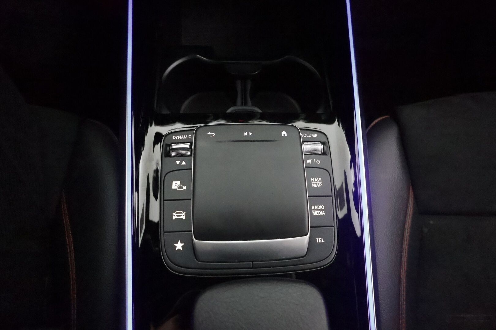 MERCEDES-BENZ EQA 2021 250 Business AMG - 3,99 % KORKOTARJOUS TÄHÄN AUTOON - Widescreen / Adapt. Vakkari / P. Kamera / LED-High Performance / Sporttipenkit / Kaistavahti / Navi / 2x Renkaat 