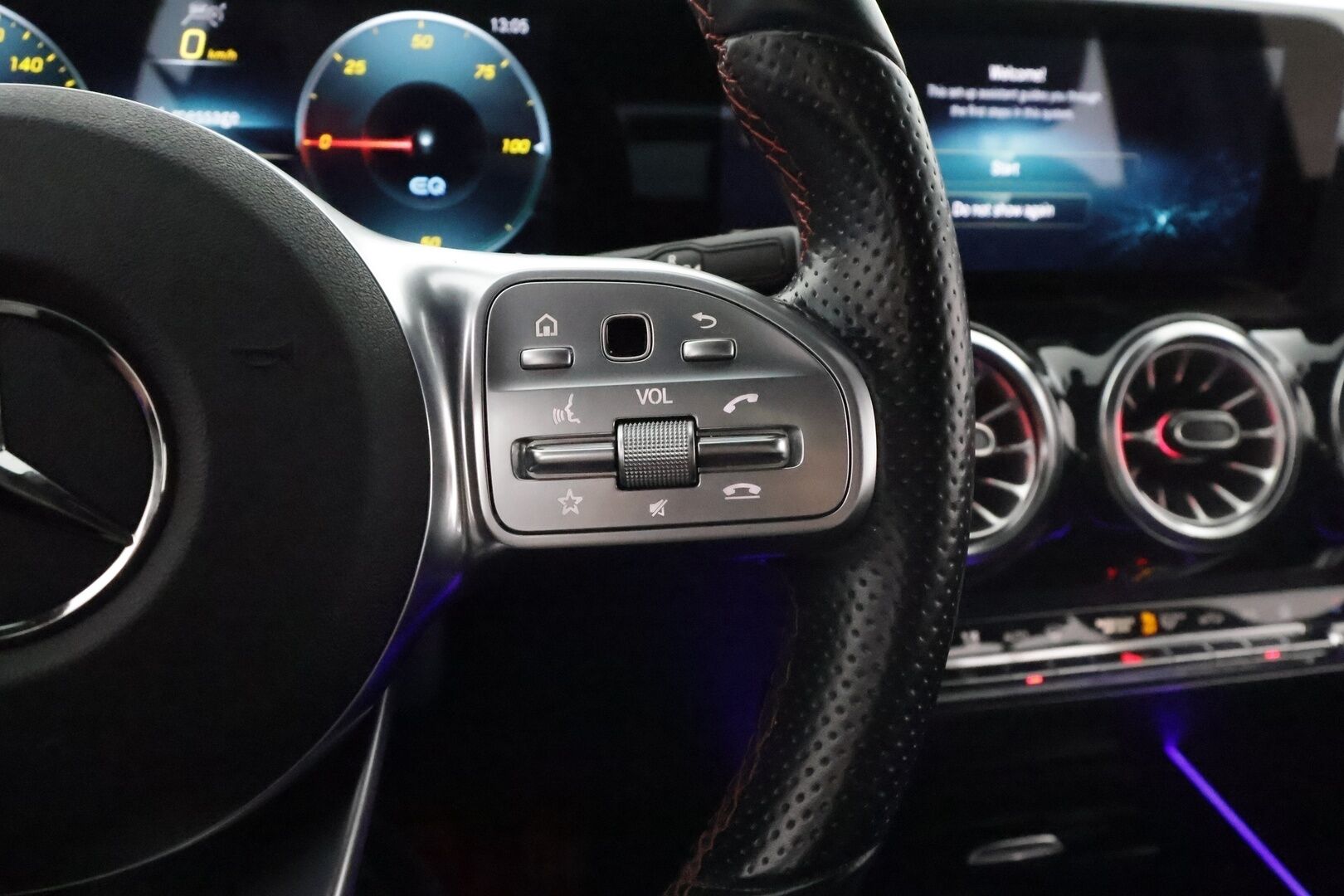 MERCEDES-BENZ EQA 2021 250 Business AMG - 3,99 % KORKOTARJOUS TÄHÄN AUTOON - Widescreen / Adapt. Vakkari / P. Kamera / LED-High Performance / Sporttipenkit / Kaistavahti / Navi / 2x Renkaat 