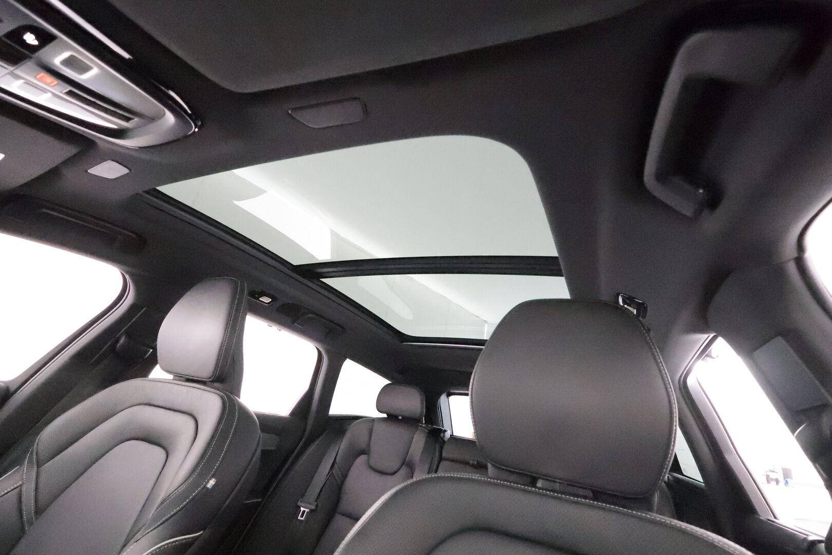 Volvo V90 2023 T6 AWD Plus Dark Long Range - Panorama / 360° Kamera / Adapt.Vakkari / Full-LED / Sporttinahat Muistilla / Koukku / Harman/Kardon! - KORKO VAIN 3,99 %