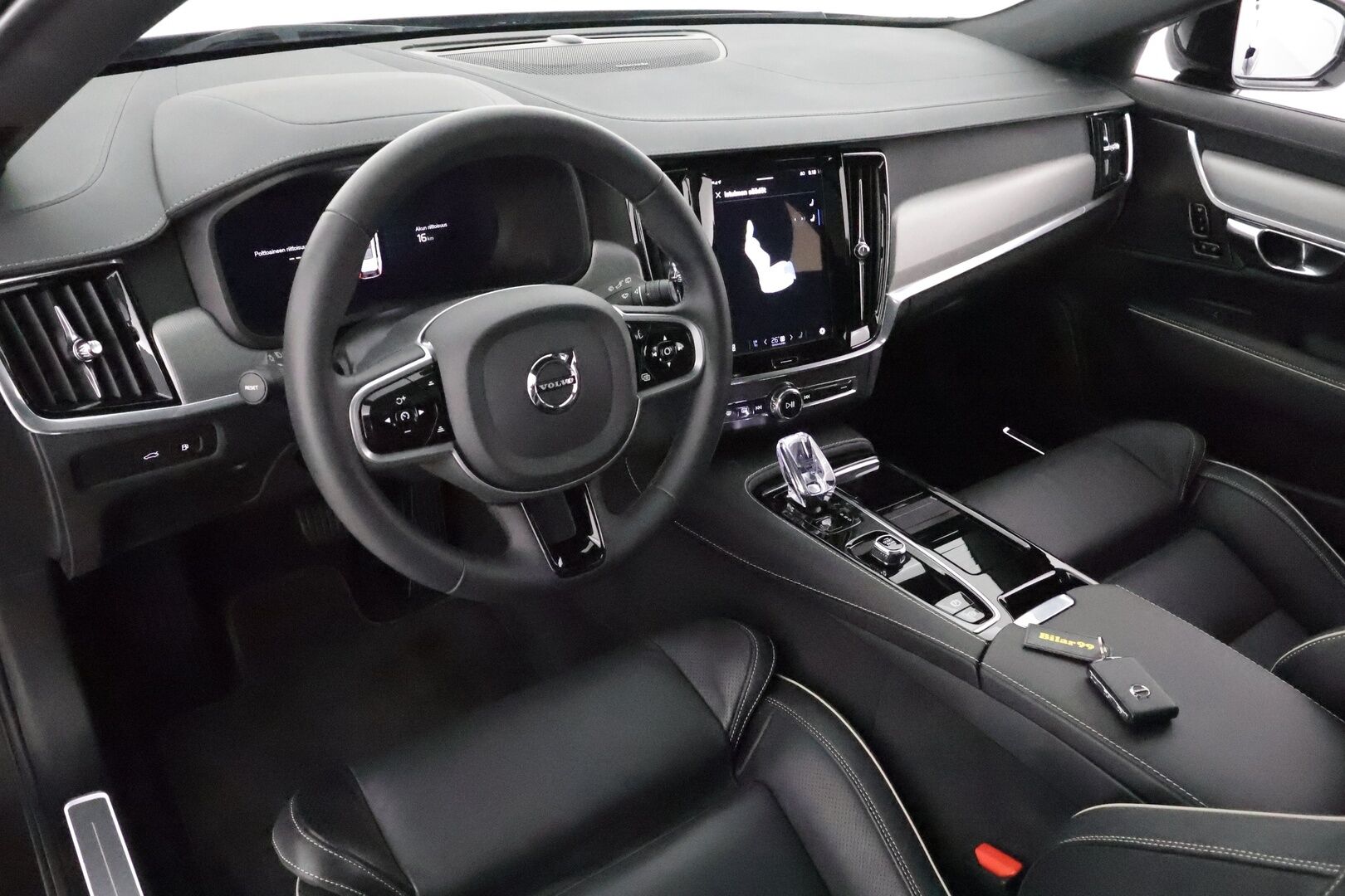 Volvo V90 2023 T6 AWD Plus Dark Long Range - Panorama / 360° Kamera / Adapt.Vakkari / Full-LED / Sporttinahat Muistilla / Koukku / Harman/Kardon! - KORKO VAIN 3,99 %
