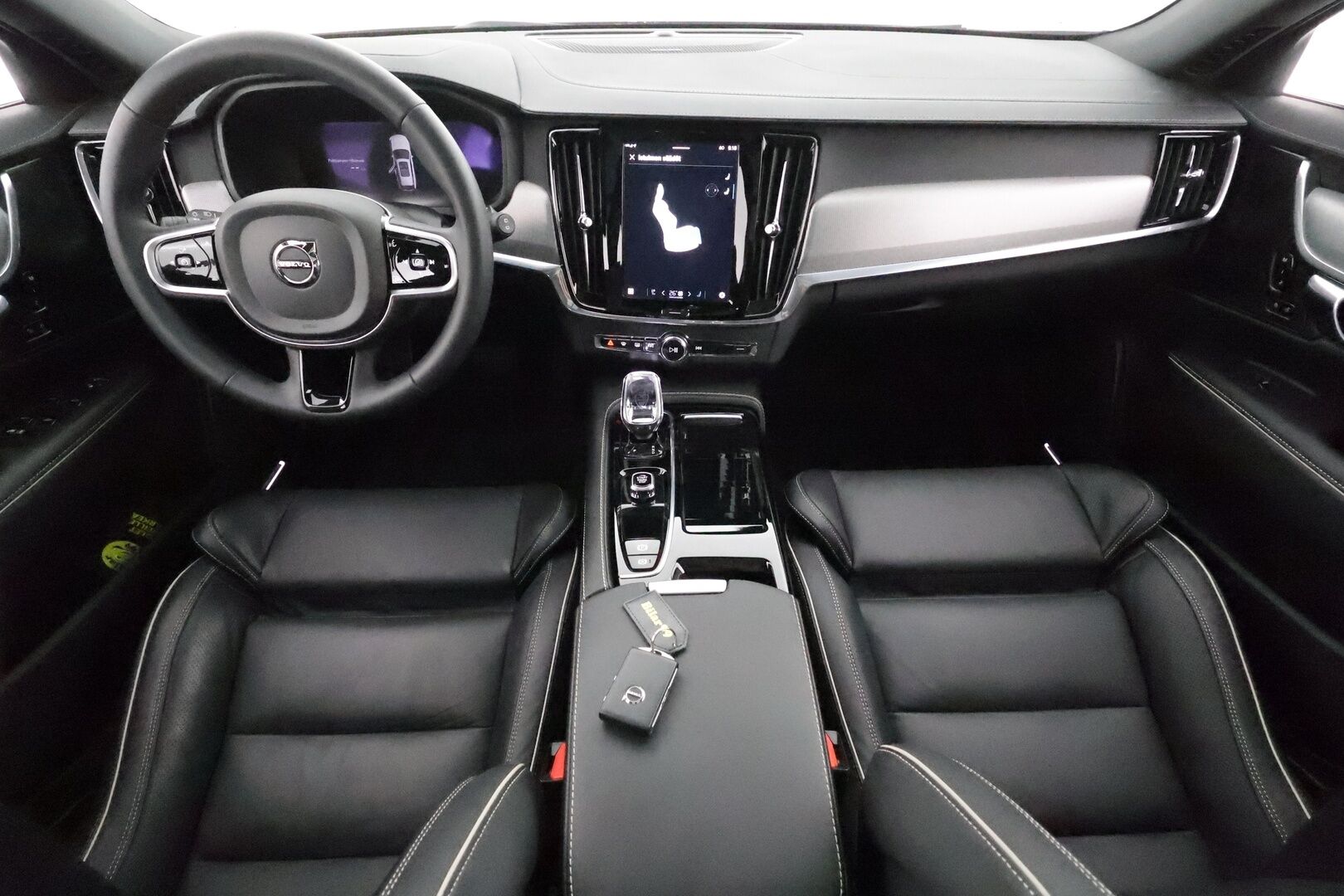 Volvo V90 2023 T6 AWD Plus Dark Long Range - Panorama / 360° Kamera / Adapt.Vakkari / Full-LED / Sporttinahat Muistilla / Koukku / Harman/Kardon! - KORKO VAIN 3,99 %