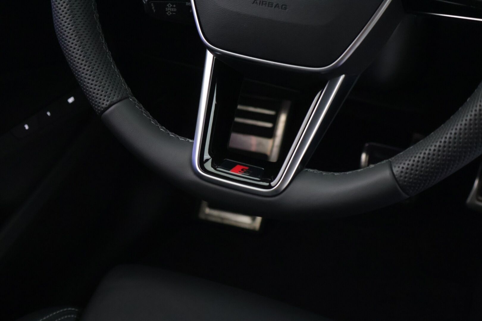 AUDI Q8 E-TRON 2024 Sportback 55 e-tron quattro S line **Adapt.vakkari / Matrix LED / 360° Kamera / Sähköpenkit / Apple&Android** - 2,99 % KORKOTARJOUS TÄHÄN AUTOON - Näyttävä yksilö / Huippuvarusteet / Ilma-alusta / Black Optic -paketti / Keyless / Nahkasisusta
