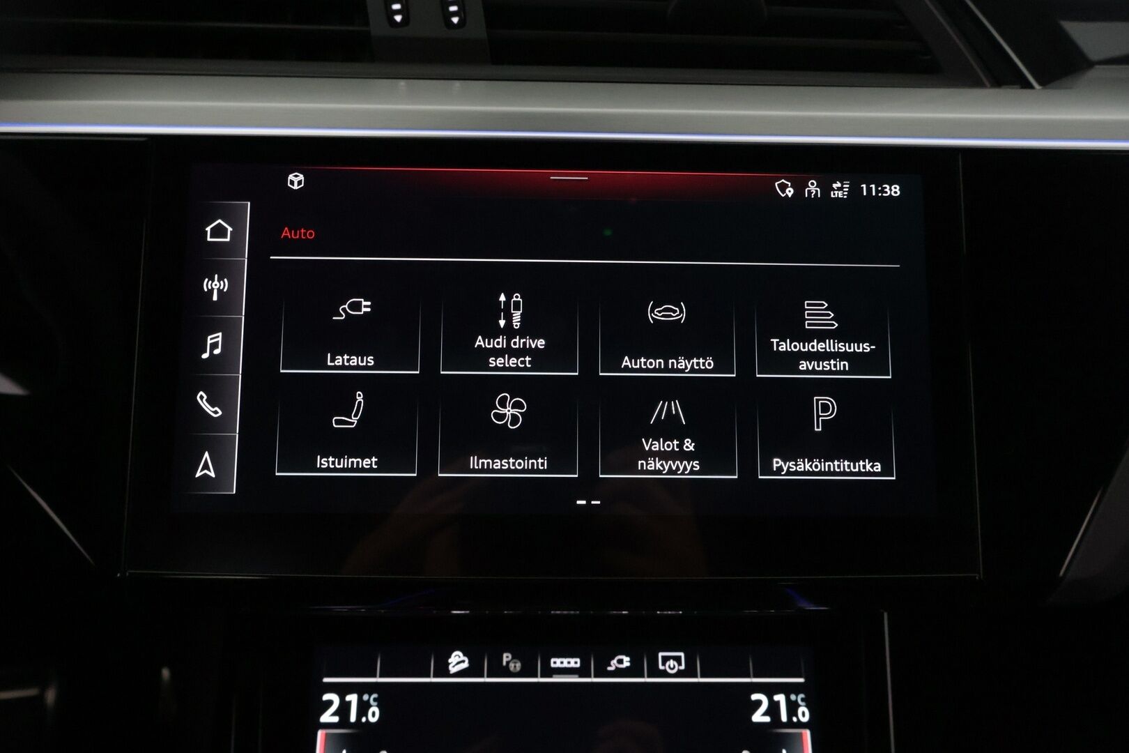 AUDI Q8 E-TRON 2024 Sportback 55 e-tron quattro S line **Adapt.vakkari / Matrix LED / 360° Kamera / Sähköpenkit / Apple&Android** - 2,99 % KORKOTARJOUS TÄHÄN AUTOON - Näyttävä yksilö / Huippuvarusteet / Ilma-alusta / Black Optic -paketti / Keyless / Nahkasisusta
