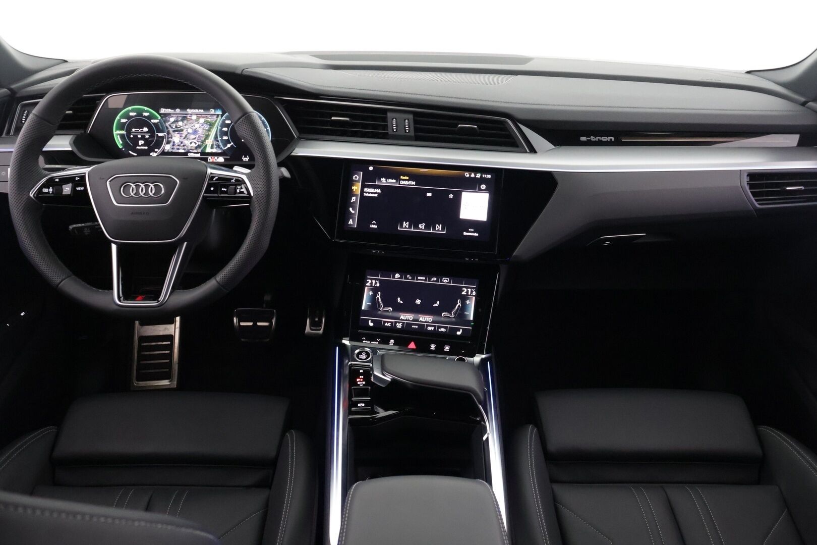 AUDI Q8 E-TRON 2024 Sportback 55 e-tron quattro S line **Adapt.vakkari / Matrix LED / 360° Kamera / Sähköpenkit / Apple&Android** - 2,99 % KORKOTARJOUS TÄHÄN AUTOON - Näyttävä yksilö / Huippuvarusteet / Ilma-alusta / Black Optic -paketti / Keyless / Nahkasisusta