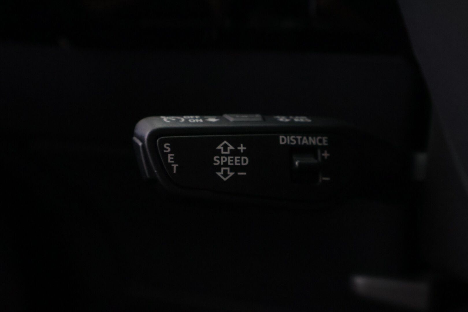 AUDI Q8 E-TRON 2024 Sportback 55 e-tron quattro S line **Adapt.vakkari / Matrix LED / 360° Kamera / Sähköpenkit / Apple&Android** - 2,99 % KORKOTARJOUS TÄHÄN AUTOON - Näyttävä yksilö / Huippuvarusteet / Ilma-alusta / Black Optic -paketti / Keyless / Nahkasisusta