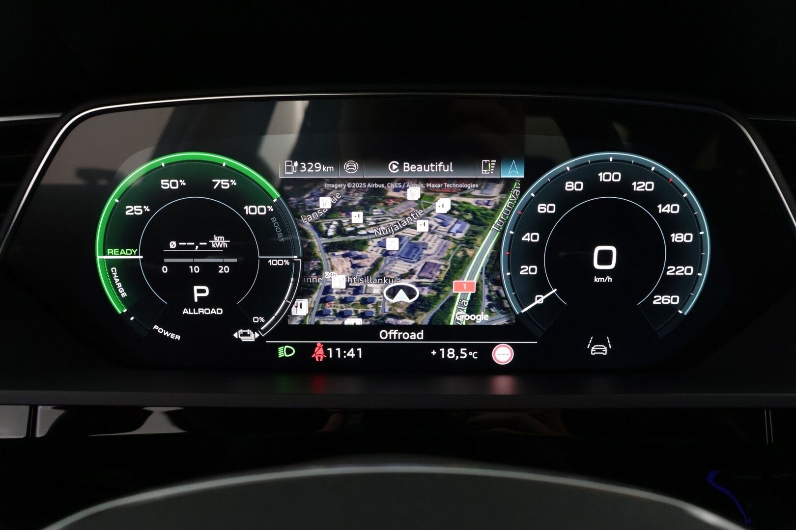 AUDI Q8 E-TRON 2024 Sportback 55 e-tron quattro S line **Adapt.vakkari / Matrix LED / 360° Kamera / Sähköpenkit / Apple&Android** - 2,99 % KORKOTARJOUS TÄHÄN AUTOON - Näyttävä yksilö / Huippuvarusteet / Ilma-alusta / Black Optic -paketti / Keyless / Nahkasisusta