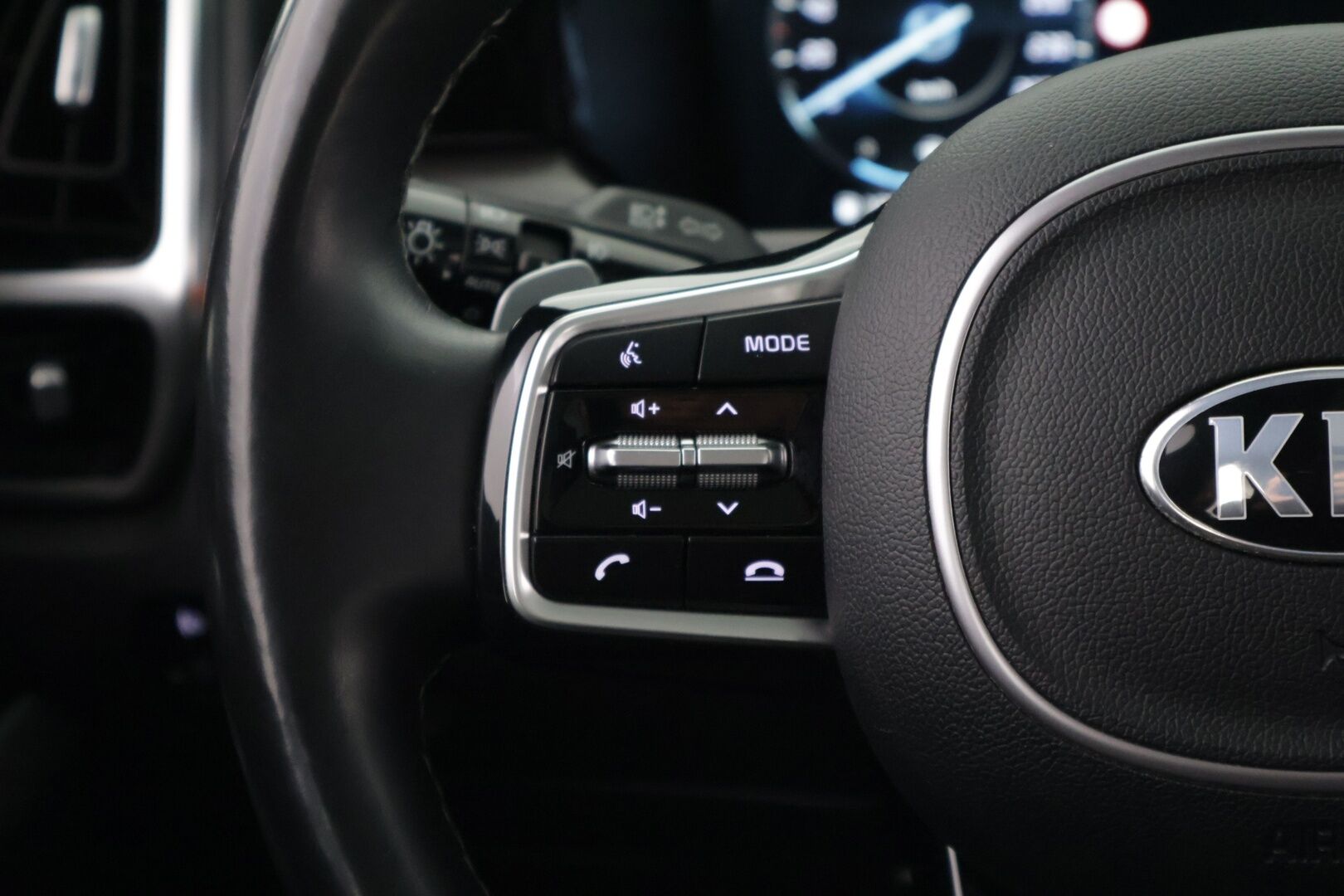 Kia Sorento 2021 SORENTO Monikäyttöajoneuvo *BOSE / Koukku /  Nahkapenkit / 7P / Panoraama * - 3,99 % KORKOTARJOUS TÄHÄN AUTOON - *Huippuvarusteltu / 7-paikkainen / Näyttävä perhauto*