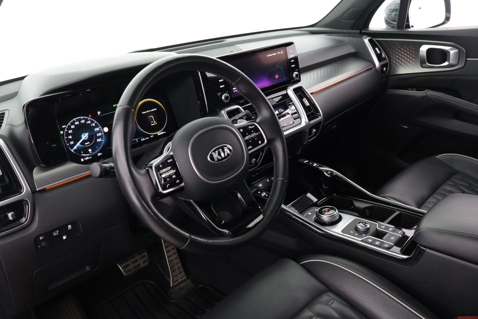 Kia Sorento 2021 SORENTO Monikäyttöajoneuvo *BOSE / Koukku /  Nahkapenkit / 7P / Panoraama * - 3,99 % KORKOTARJOUS TÄHÄN AUTOON - *Huippuvarusteltu / 7-paikkainen / Näyttävä perhauto*
