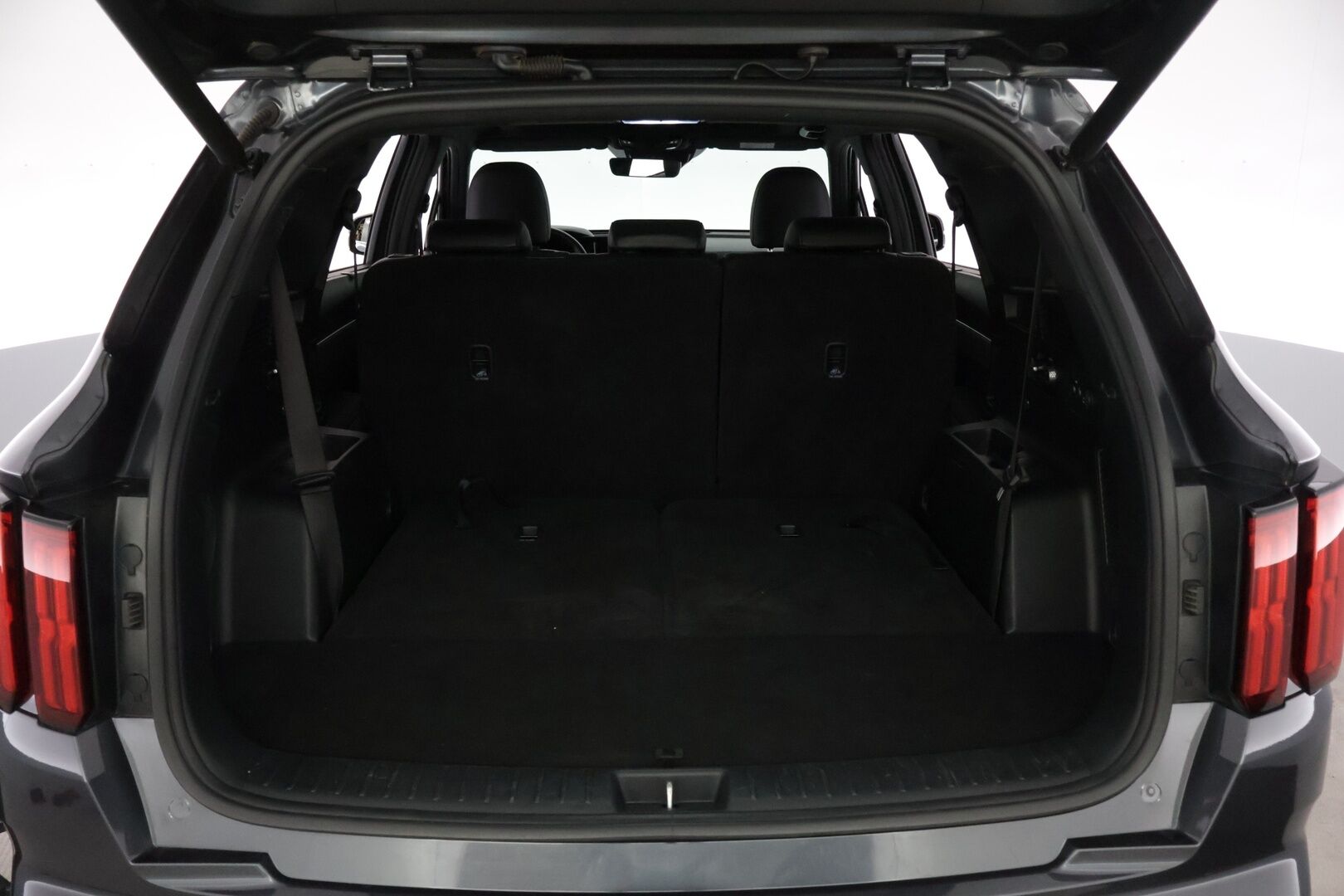 Kia Sorento 2021 SORENTO Monikäyttöajoneuvo *BOSE / Koukku /  Nahkapenkit / 7P / Panoraama * - 3,99 % KORKOTARJOUS TÄHÄN AUTOON - *Huippuvarusteltu / 7-paikkainen / Näyttävä perhauto*