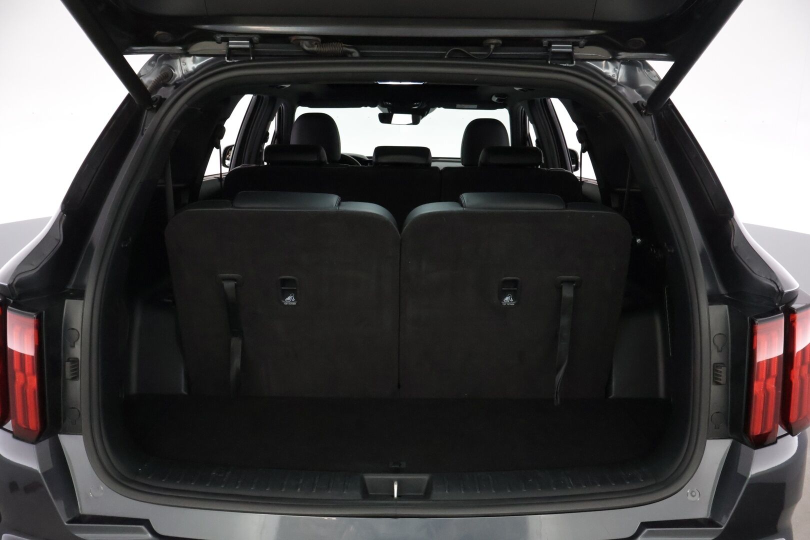 Kia Sorento 2021 SORENTO Monikäyttöajoneuvo *BOSE / Koukku /  Nahkapenkit / 7P / Panoraama * - 3,99 % KORKOTARJOUS TÄHÄN AUTOON - *Huippuvarusteltu / 7-paikkainen / Näyttävä perhauto*
