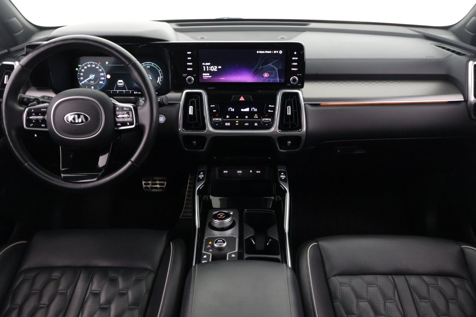 Kia Sorento 2021 SORENTO Monikäyttöajoneuvo *BOSE / Koukku /  Nahkapenkit / 7P / Panoraama * - 3,99 % KORKOTARJOUS TÄHÄN AUTOON - *Huippuvarusteltu / 7-paikkainen / Näyttävä perhauto*