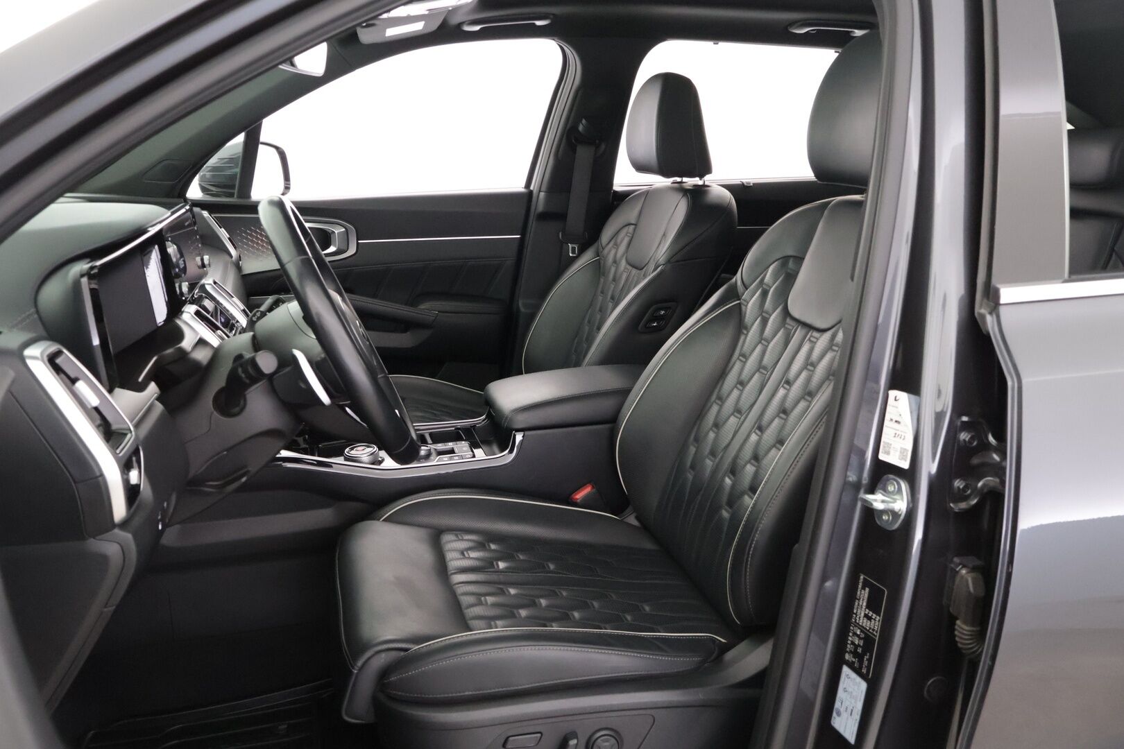 Kia Sorento 2021 SORENTO Monikäyttöajoneuvo *BOSE / Koukku /  Nahkapenkit / 7P / Panoraama * - 3,99 % KORKOTARJOUS TÄHÄN AUTOON - *Huippuvarusteltu / 7-paikkainen / Näyttävä perhauto*
