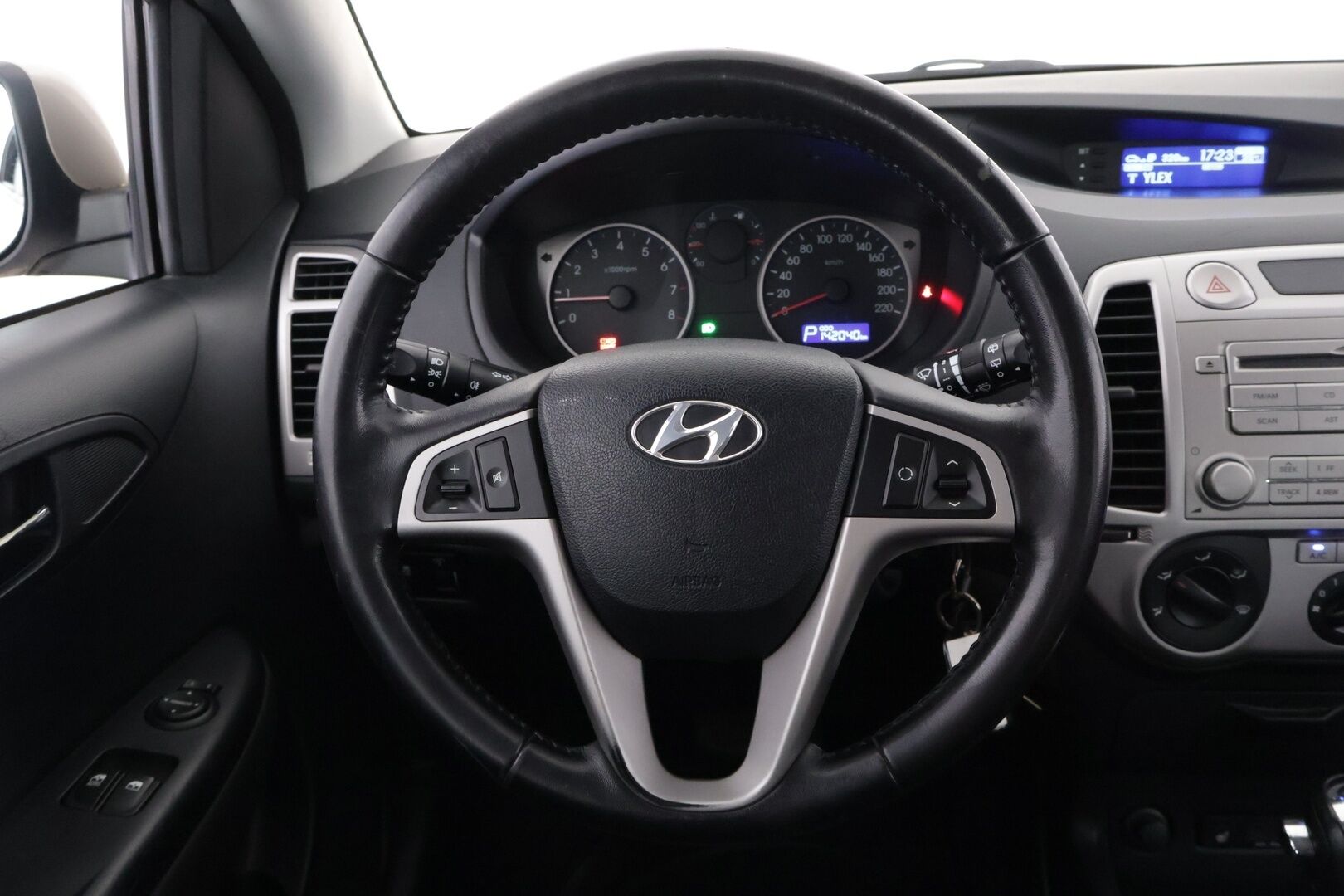 Hyundai i20 2011 1,4 5d 4AT Comfort * MYYDÄÄN HUUTOKAUPAT:COM! * - * MYYDÄÄN HUUTOKAUPAT.COM! *