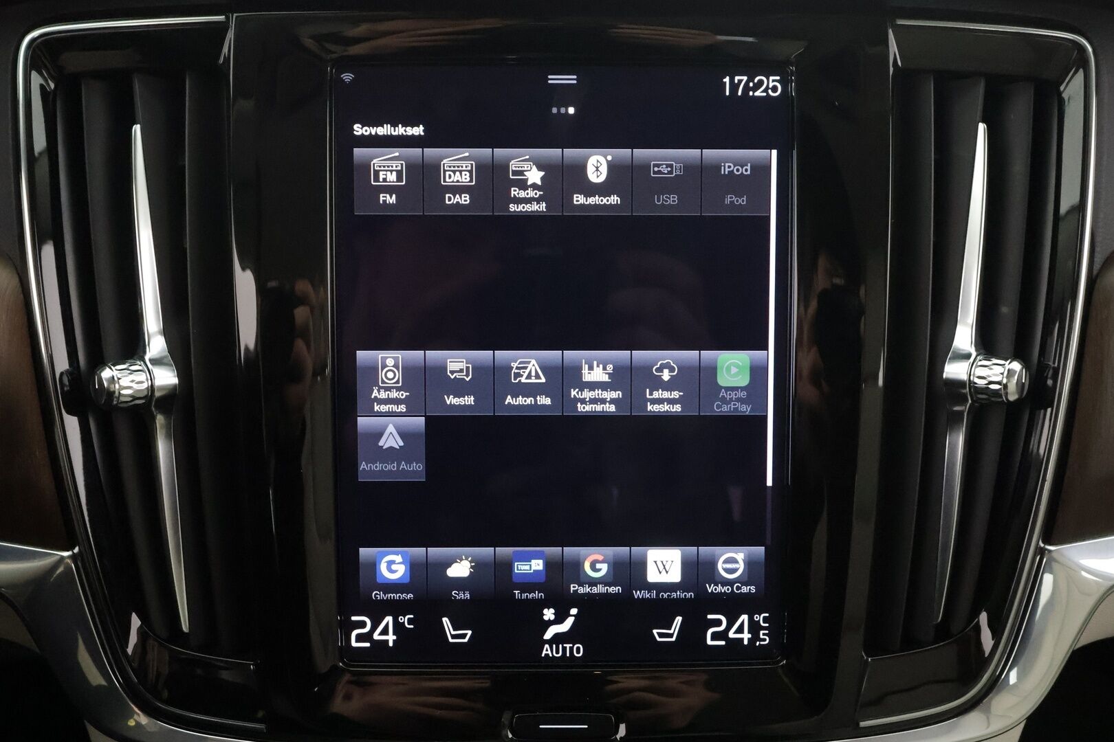 Volvo V90 2021 T8 TwE AWD Inscription aut * Pilot Assist / Muistipenkit / Webasto / Koukku / HUD / Sporttinahat / 360-kamera * - Kahdet Renkaat 