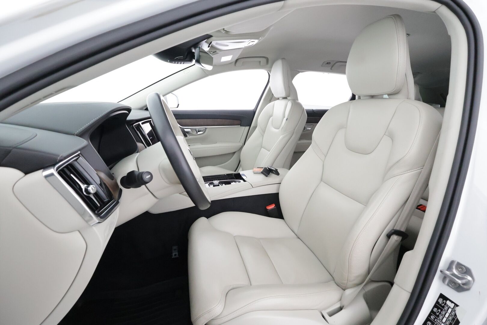 Volvo V90 2021 T8 TwE AWD Inscription aut * Pilot Assist / Muistipenkit / Webasto / Koukku / HUD / Sporttinahat / 360-kamera * - Kahdet Renkaat - HULLUT AVAJAISHULINAT KORKOTARJOUS 3,29 %