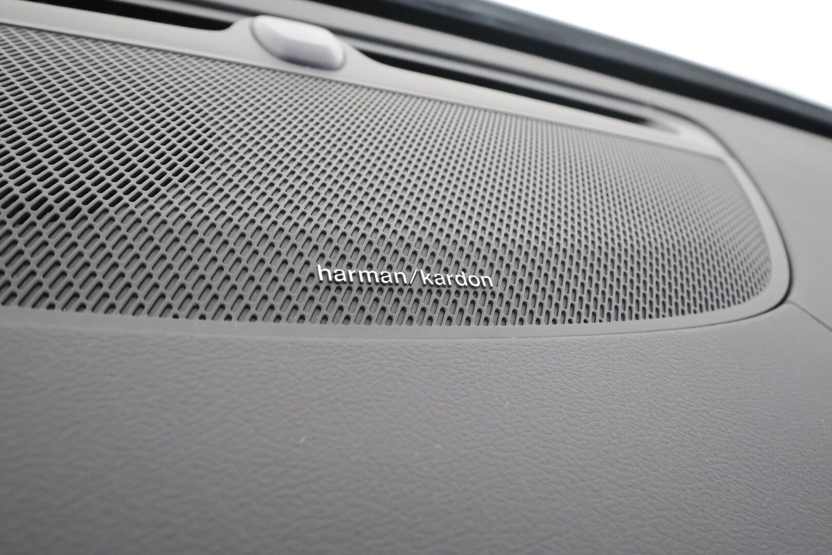 Volvo V90 2021 T8 TwE AWD Inscription aut * Pilot Assist / Muistipenkit / Webasto / Koukku / HUD / Sporttinahat / 360-kamera * - Kahdet Renkaat 