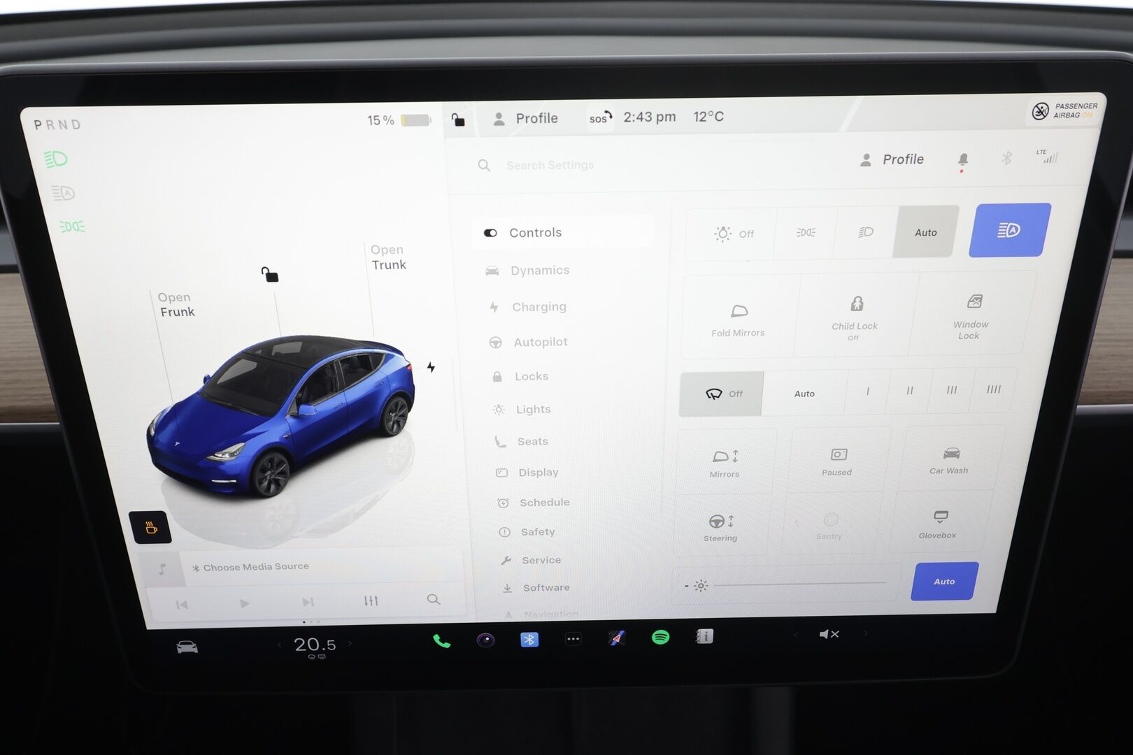 Tesla Model Y 2025 Long Range 7-Paikkainen * Lasikatto / Koukku / ILP / Matrix LED / Premium Audio / P.kamera / Nahat * - 1.Om Suomi-auto / Akku kuntotarkastettu SoH 97,2% / Kahdet renkaat aluvanteilla